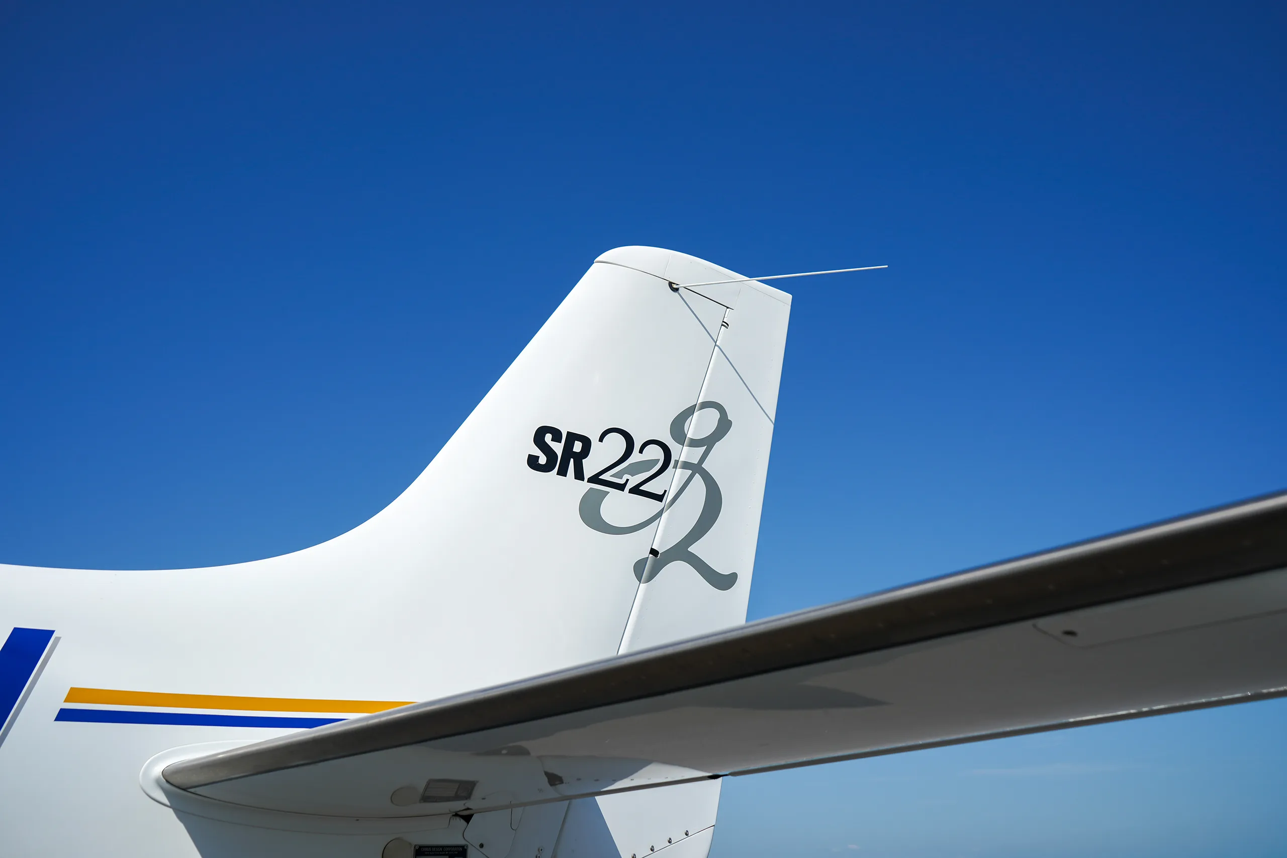 Exterior view of a 2005 Cirrus SR22 G2.