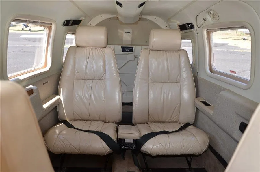 Cabin interior of a 1997 PIPER SENECA V.