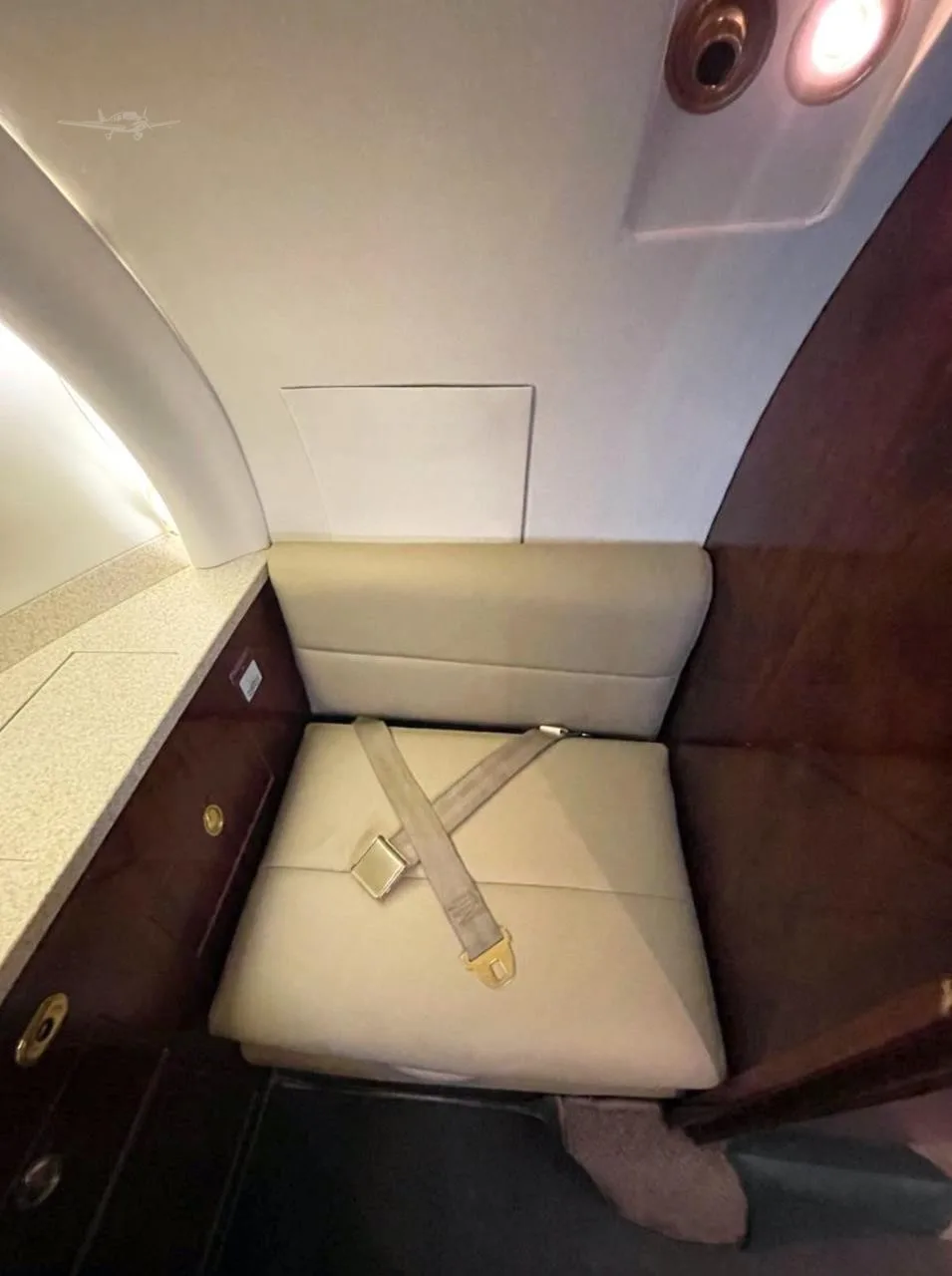 Cabin interior of a 2004 HAWKER 800XP.