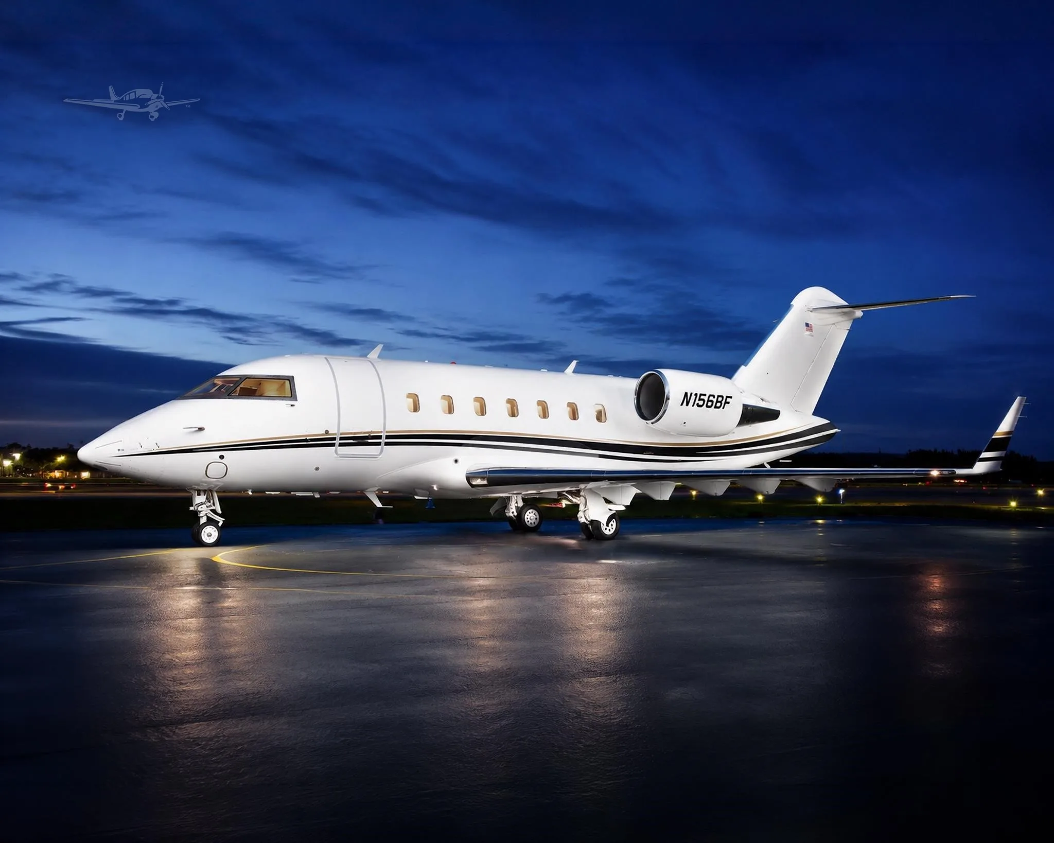 Cabin interior of a 2013 BOMBARDIER CHALLENGER 605.