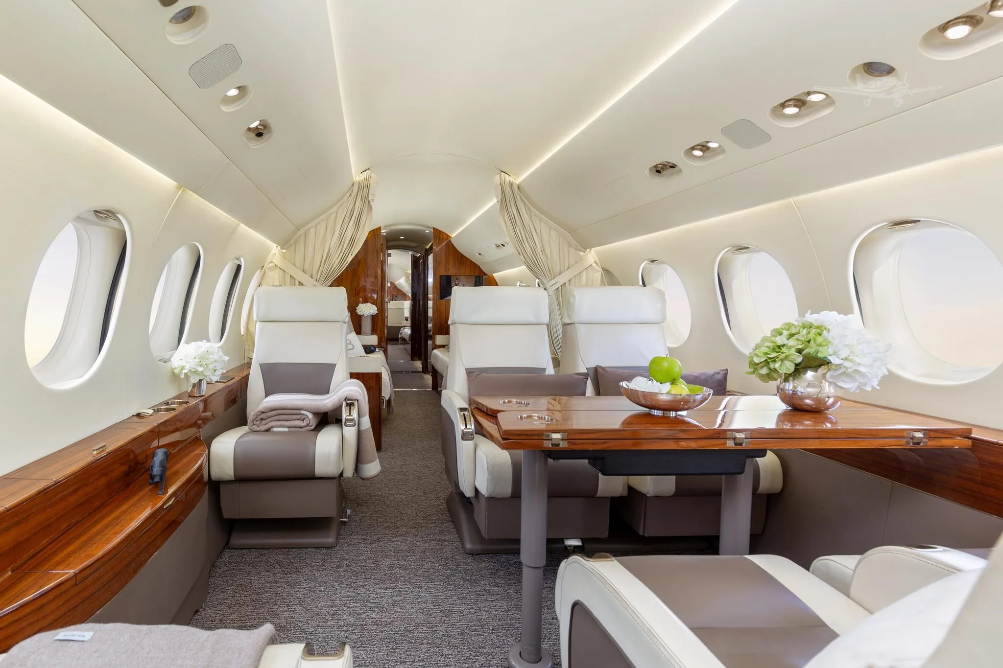 Cabin interior of a 2013 DASSAULT FALCON 7X.