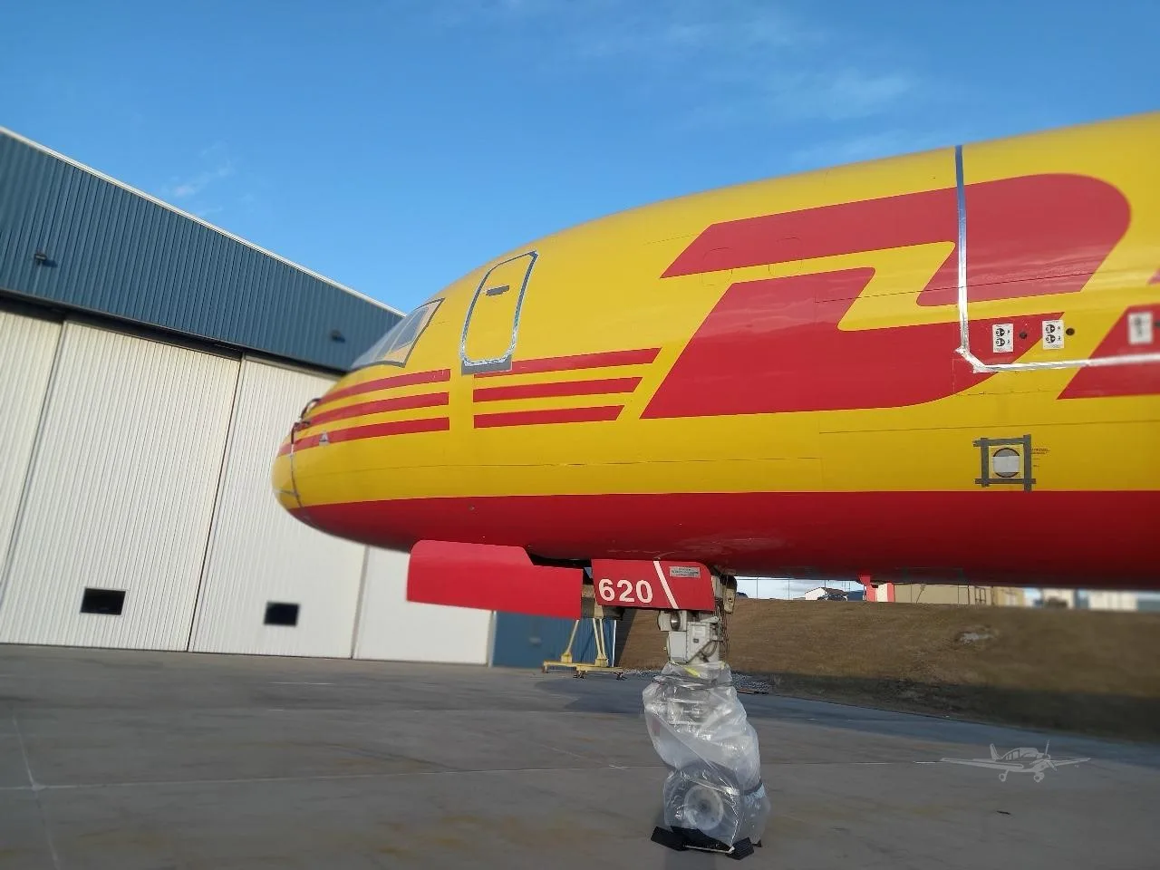 Exterior view of a BOEING 757-200, N620DL.