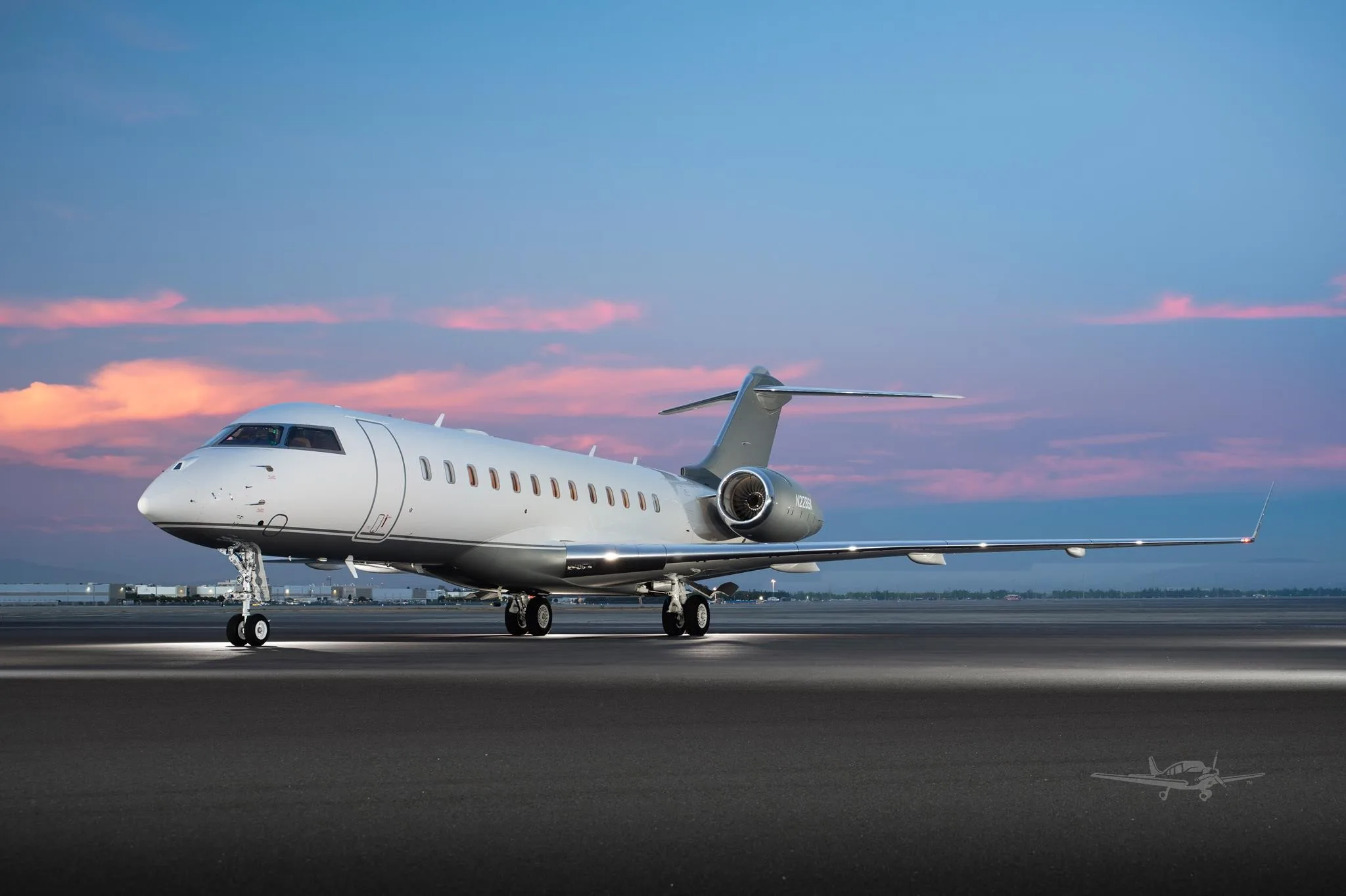 Exterior view of a 2015 BOMBARDIER GLOBAL 6000, N228SK.