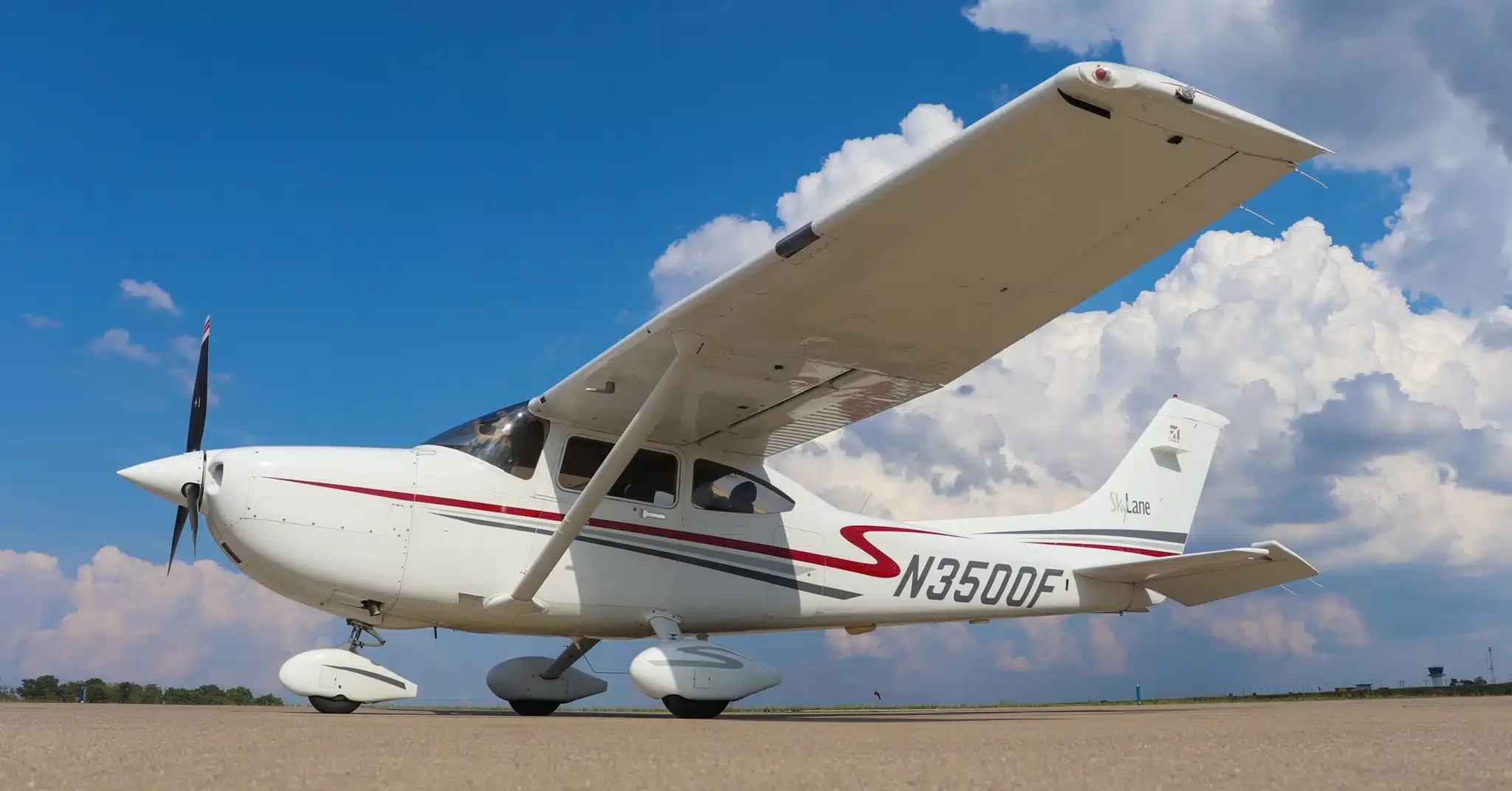 Exterior view of a 1980 Cessna 414A, N48AM.