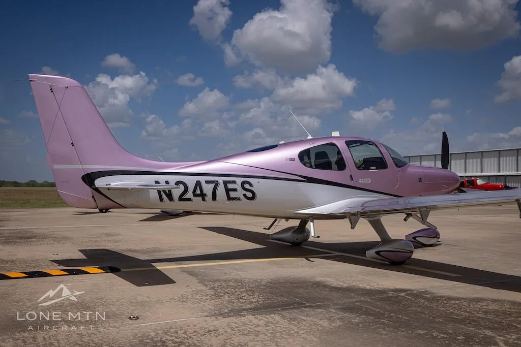 Exterior view of a 2024 Cirrus SR22 G7 GTS.