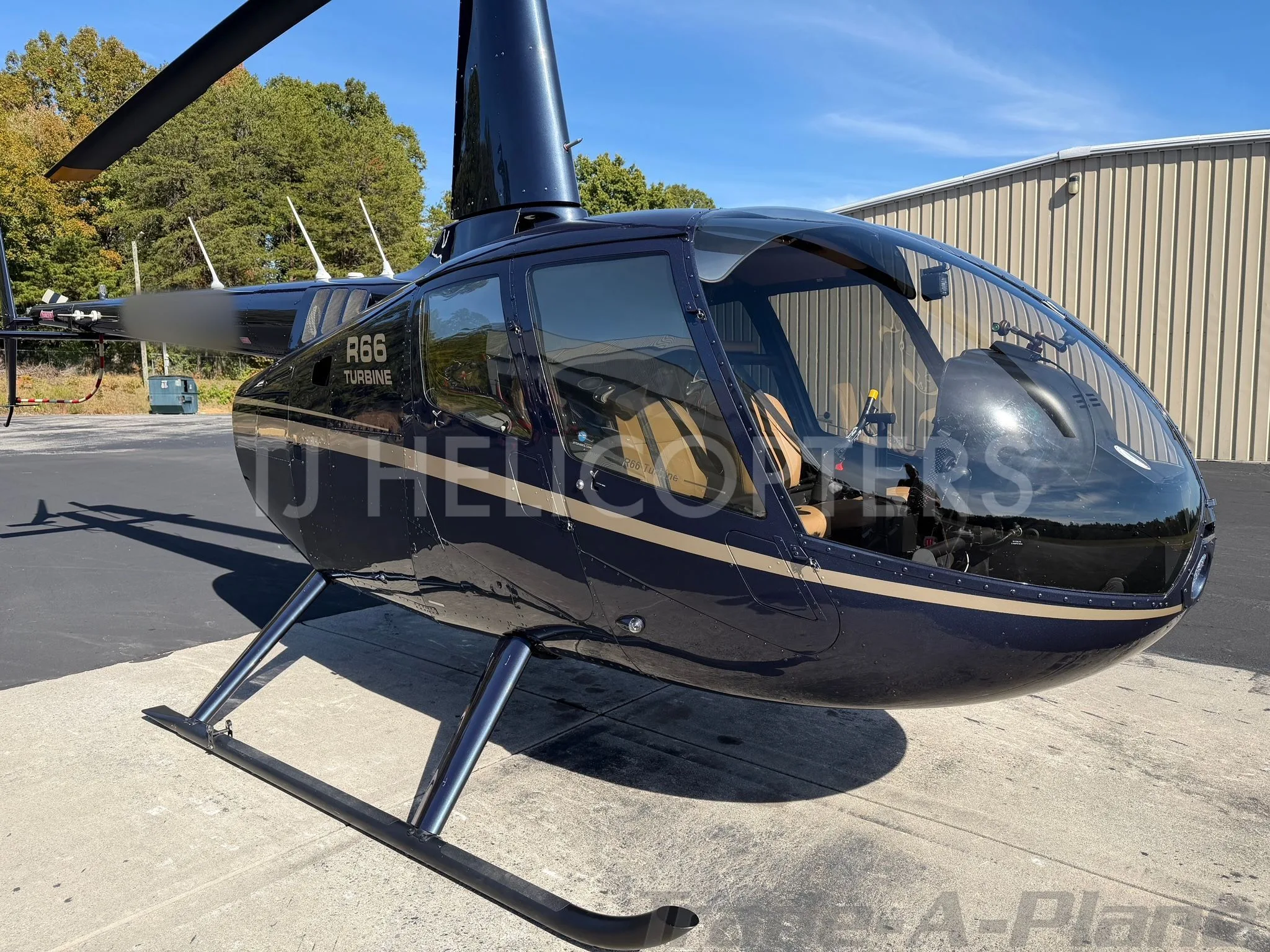 Exterior view of a 2018 ROBINSON R66.
