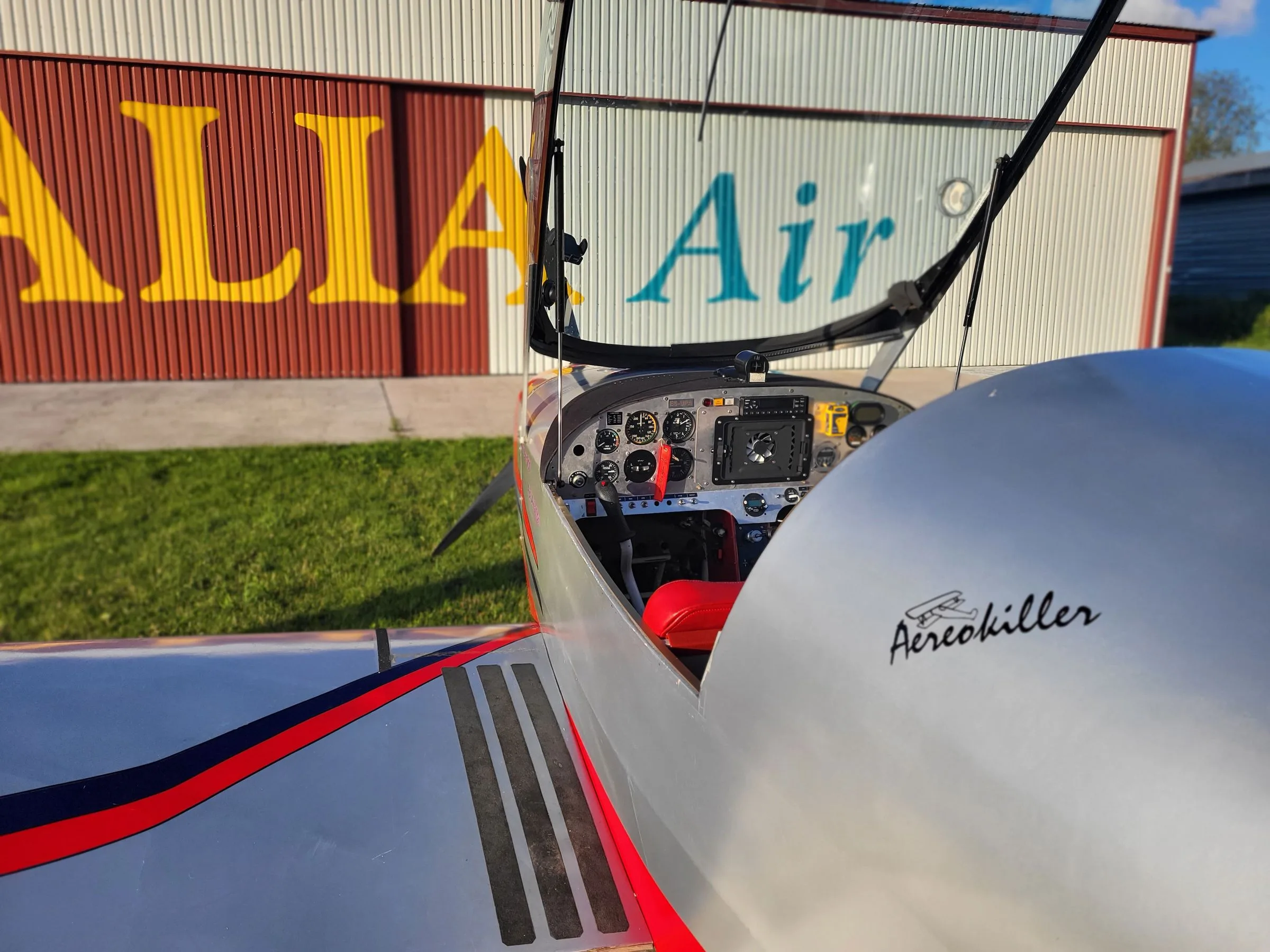 Cockpit and instrument panel of a 2001 Alpi Aviation Pioneer 200.