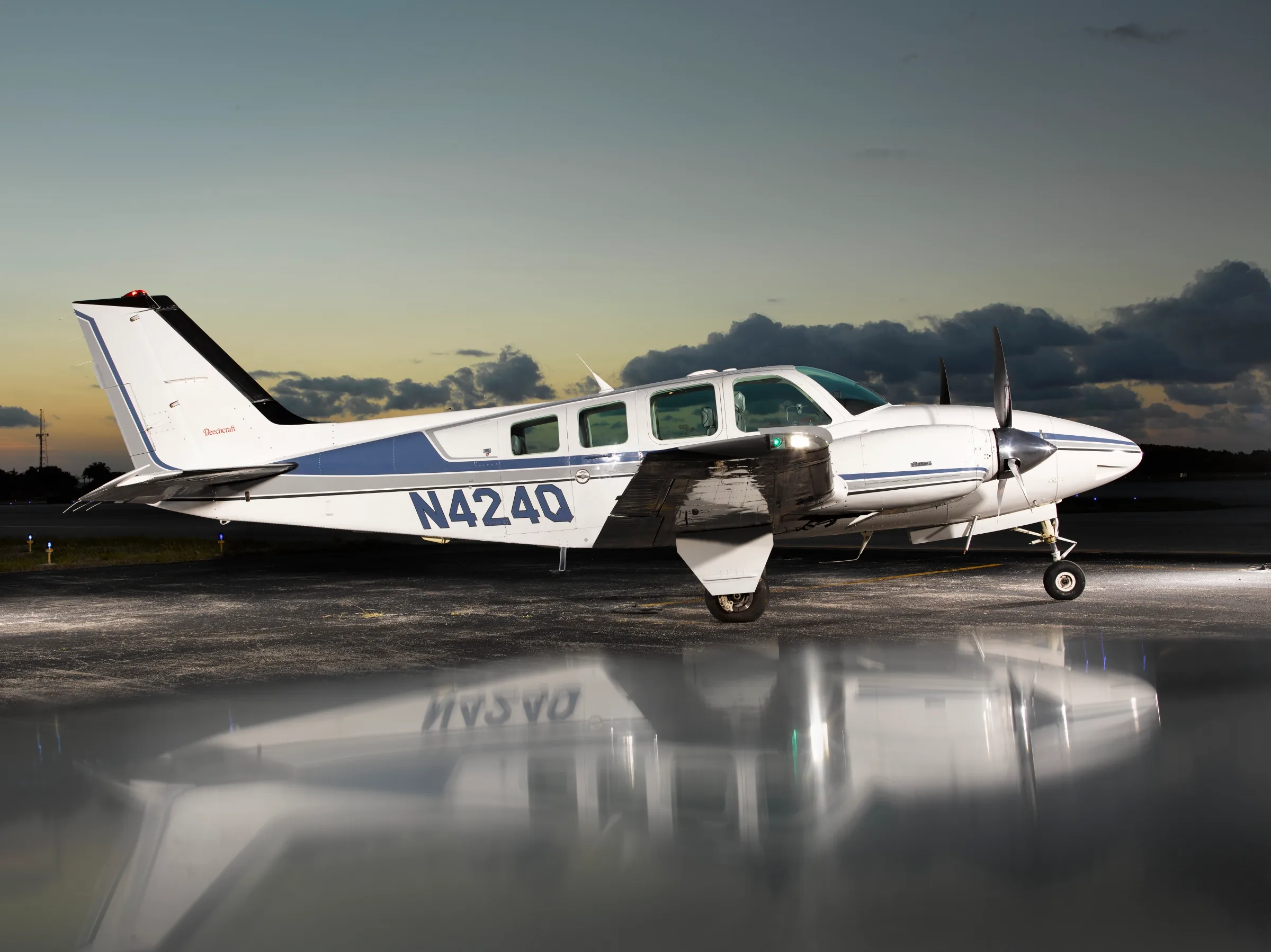 Cabin interior of a 1990 Beechcraft 58 Baron.