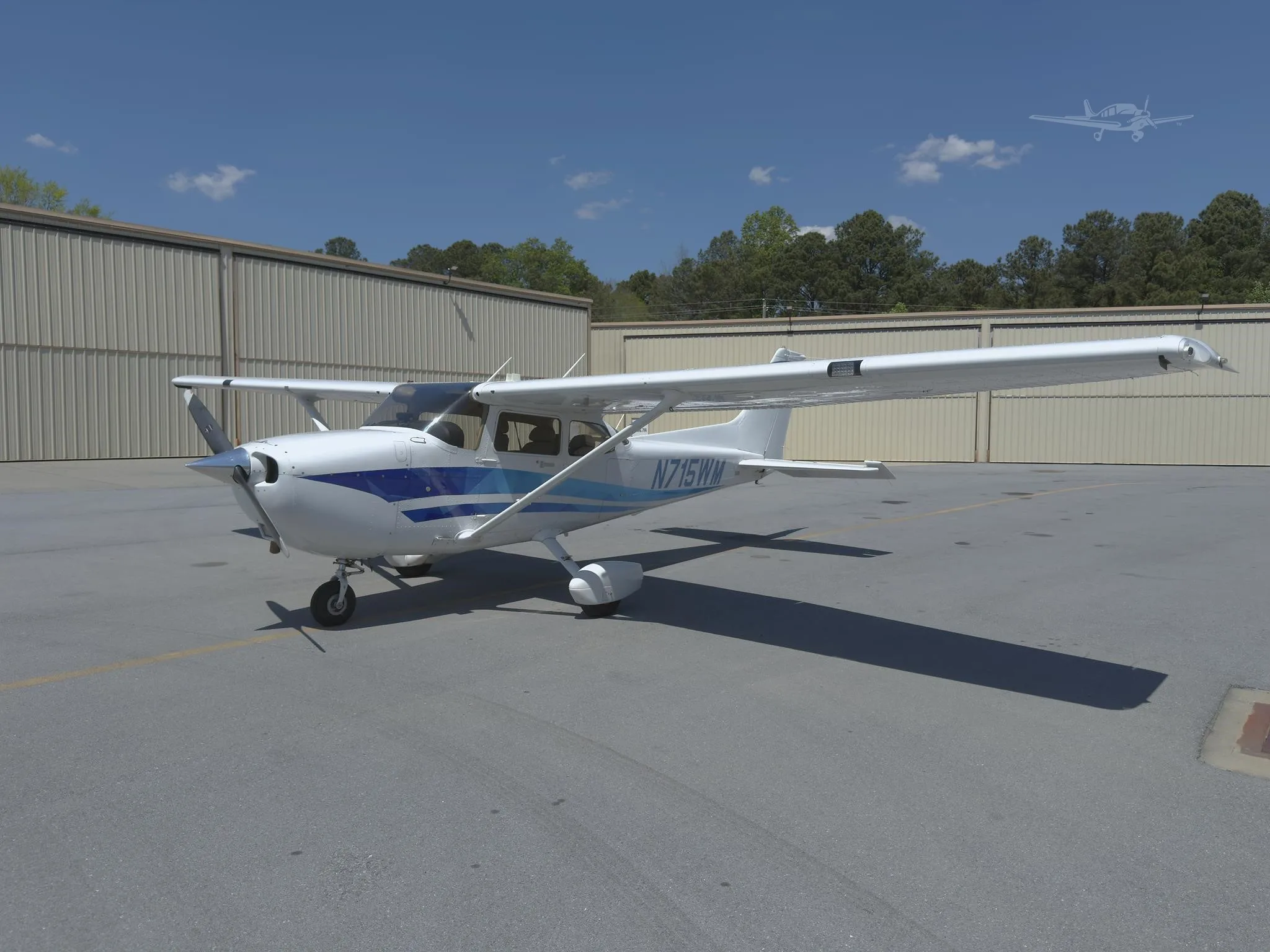 Exterior view of a 2020 CESSNA 172S SKYHAWK SP, N715WM.