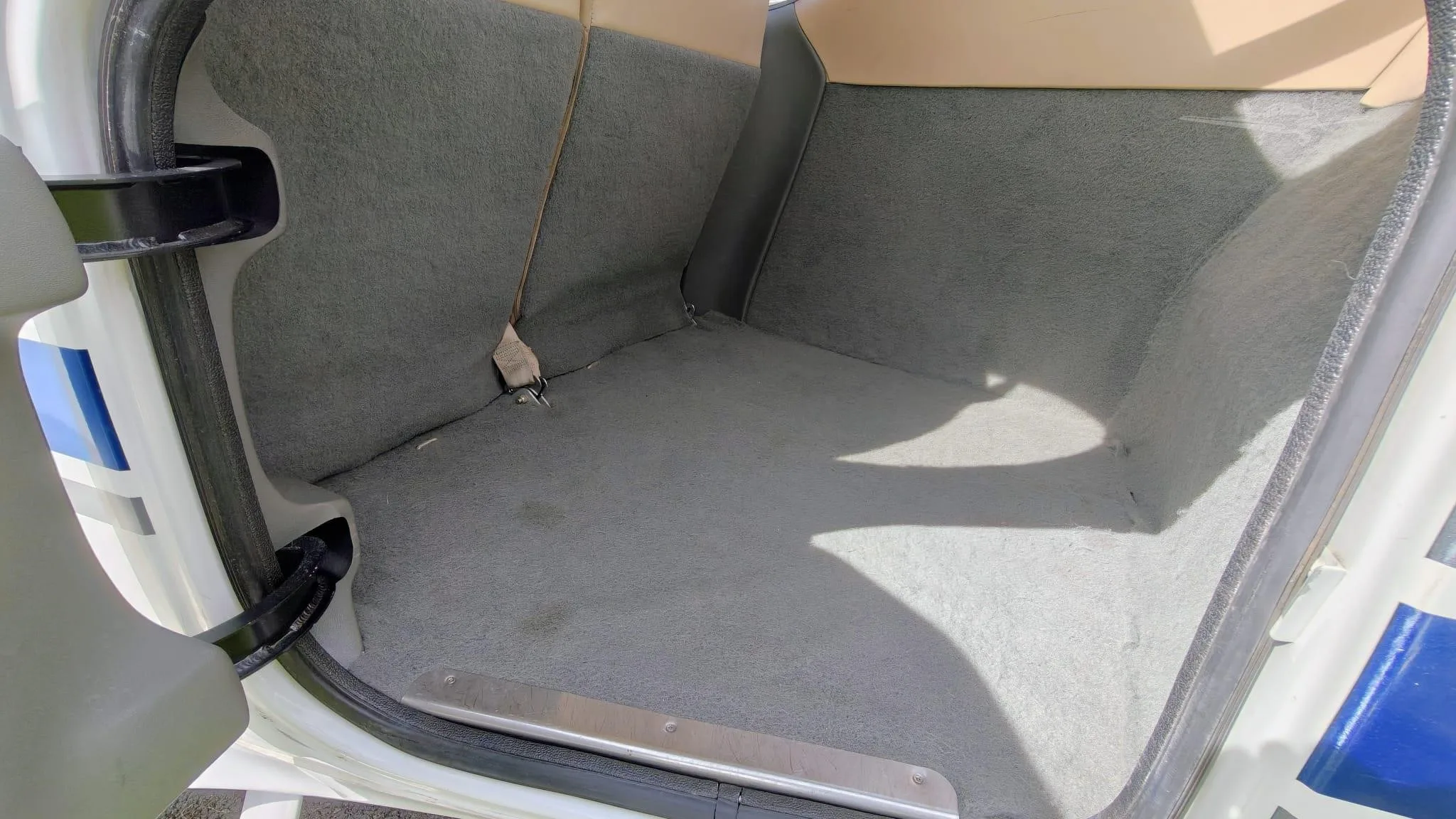 Cabin interior of a 2002 CIRRUS SR22.