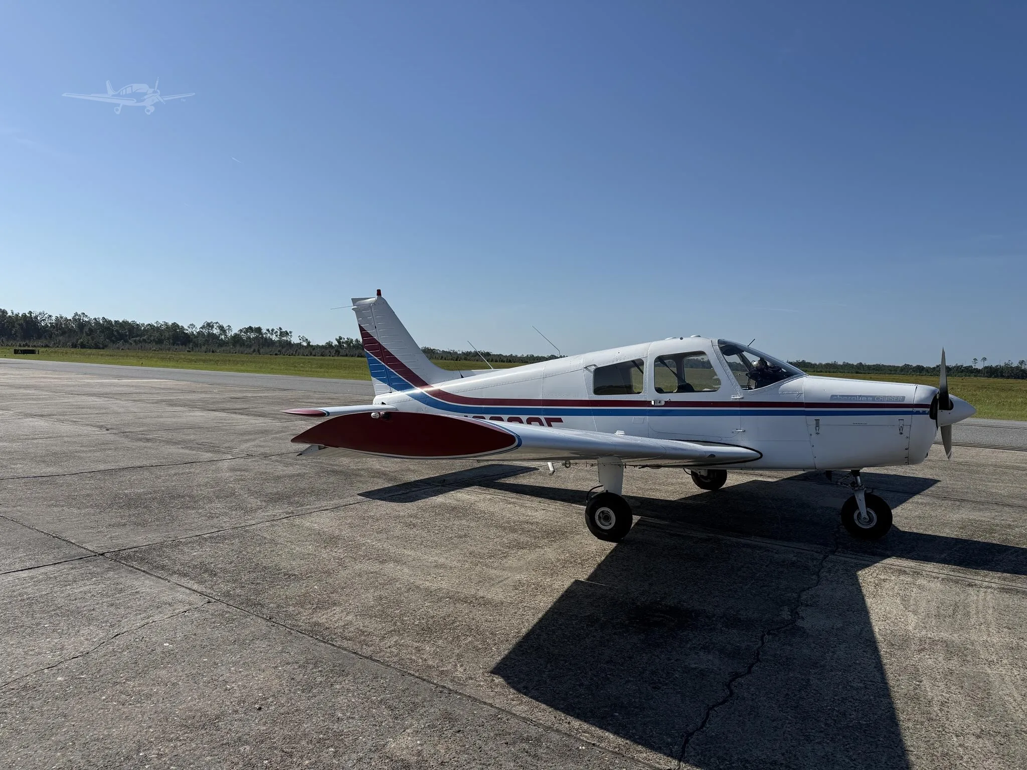 Exterior view of a 1976 PIPER CHEROKEE 140, N833WT.