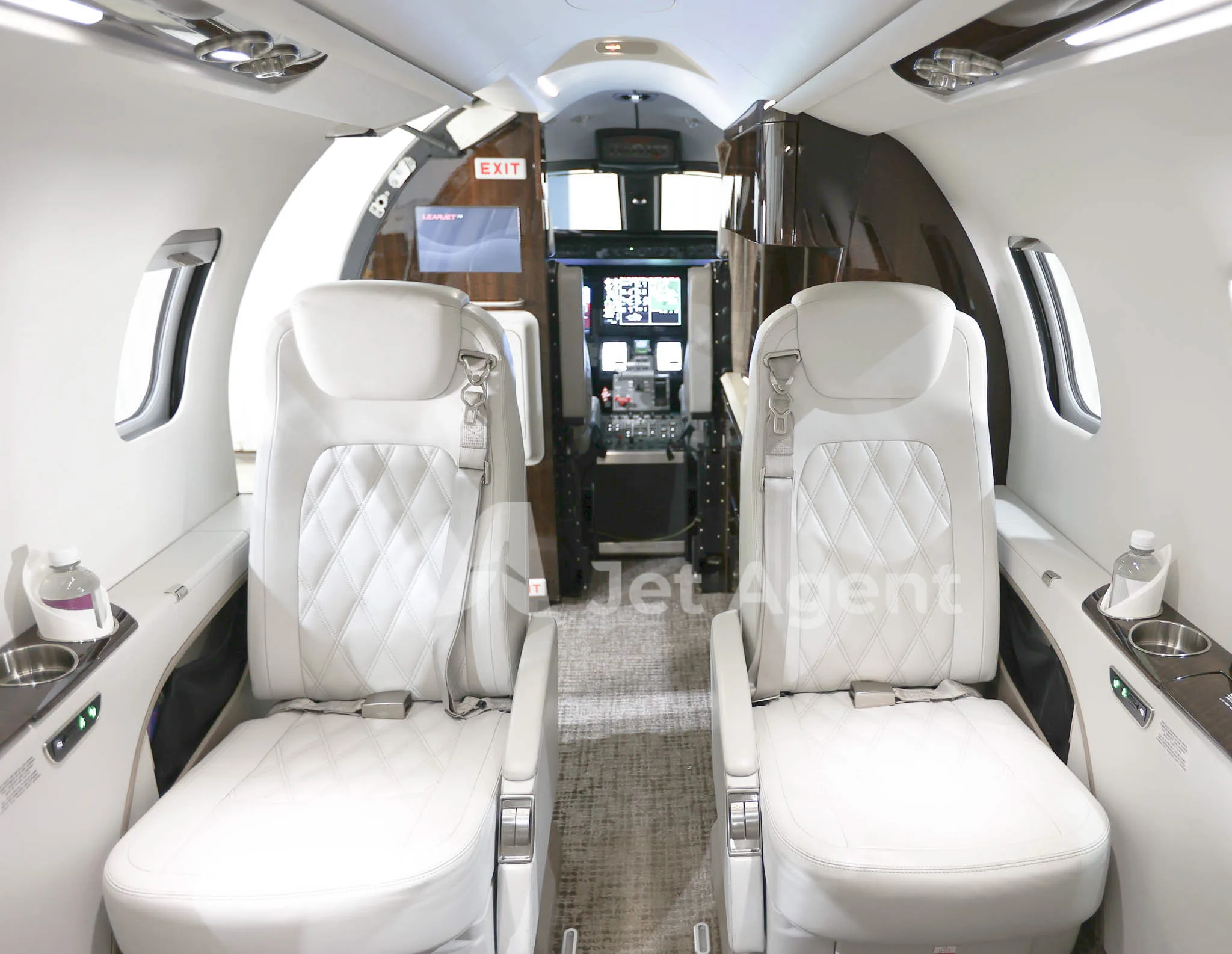 Cabin interior of a 2018 Bombardier learjet 75.