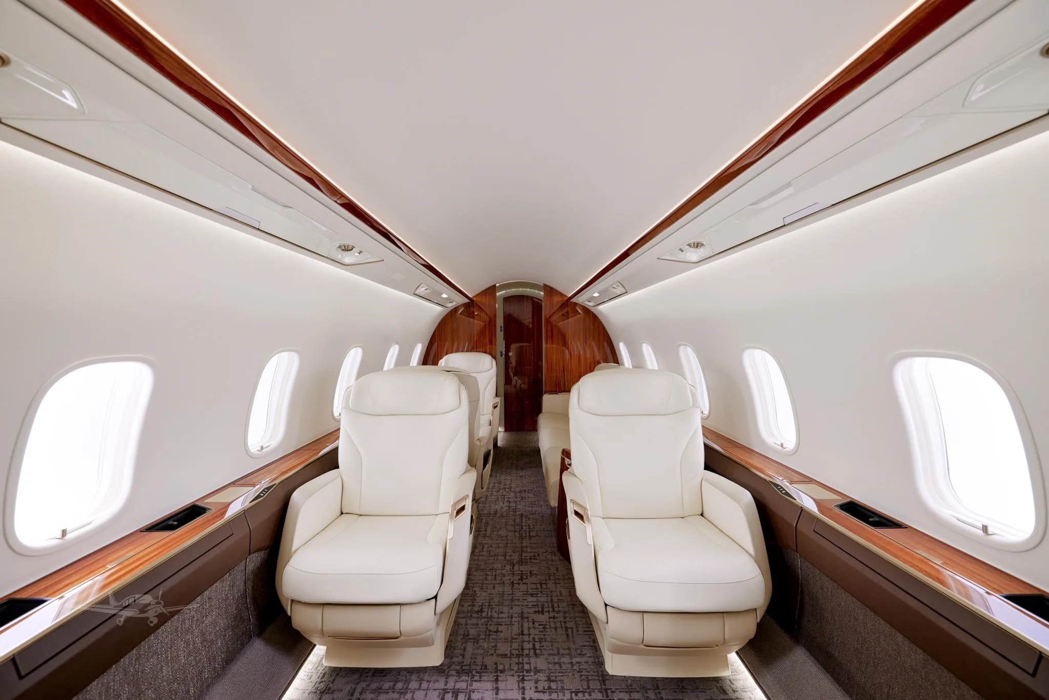 Cabin interior of a 2009 BOMBARDIER CHALLENGER 300.