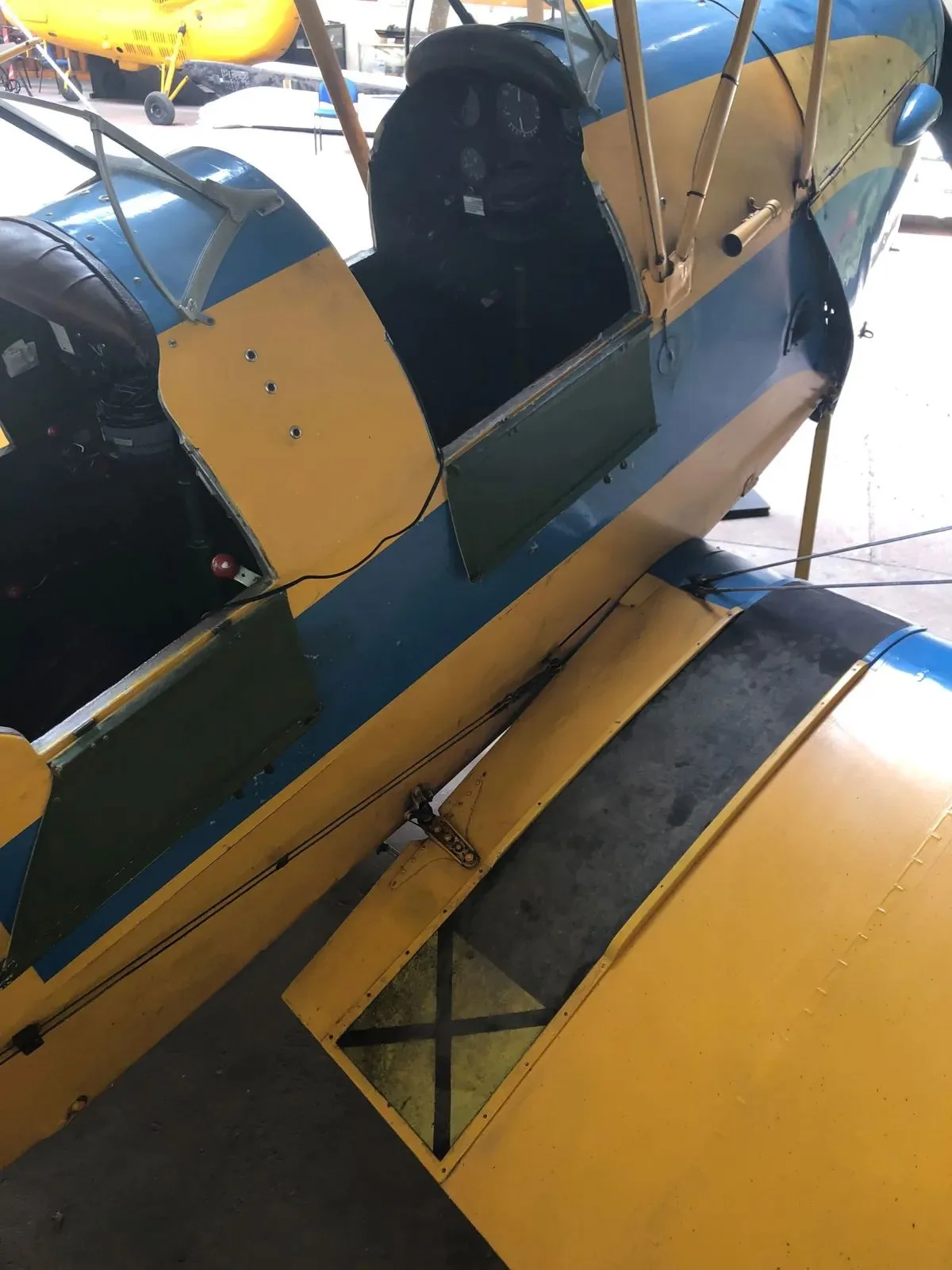 Engine detail of a 1942 de Havilland DH-82A Tiger Moth.