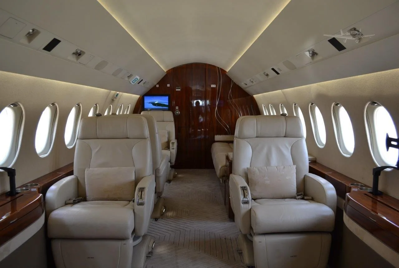 Cabin interior of a 2009 DASSAULT FALCON 2000LX.