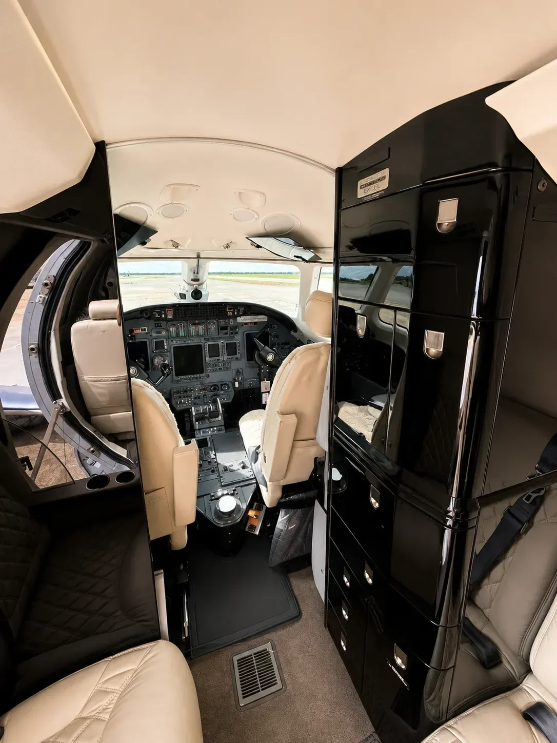 Cabin interior of a Cessna Aircraft CITATION EXCEL 560XL.
