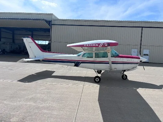 Marketing image of a 1980 Cessna 172RG.