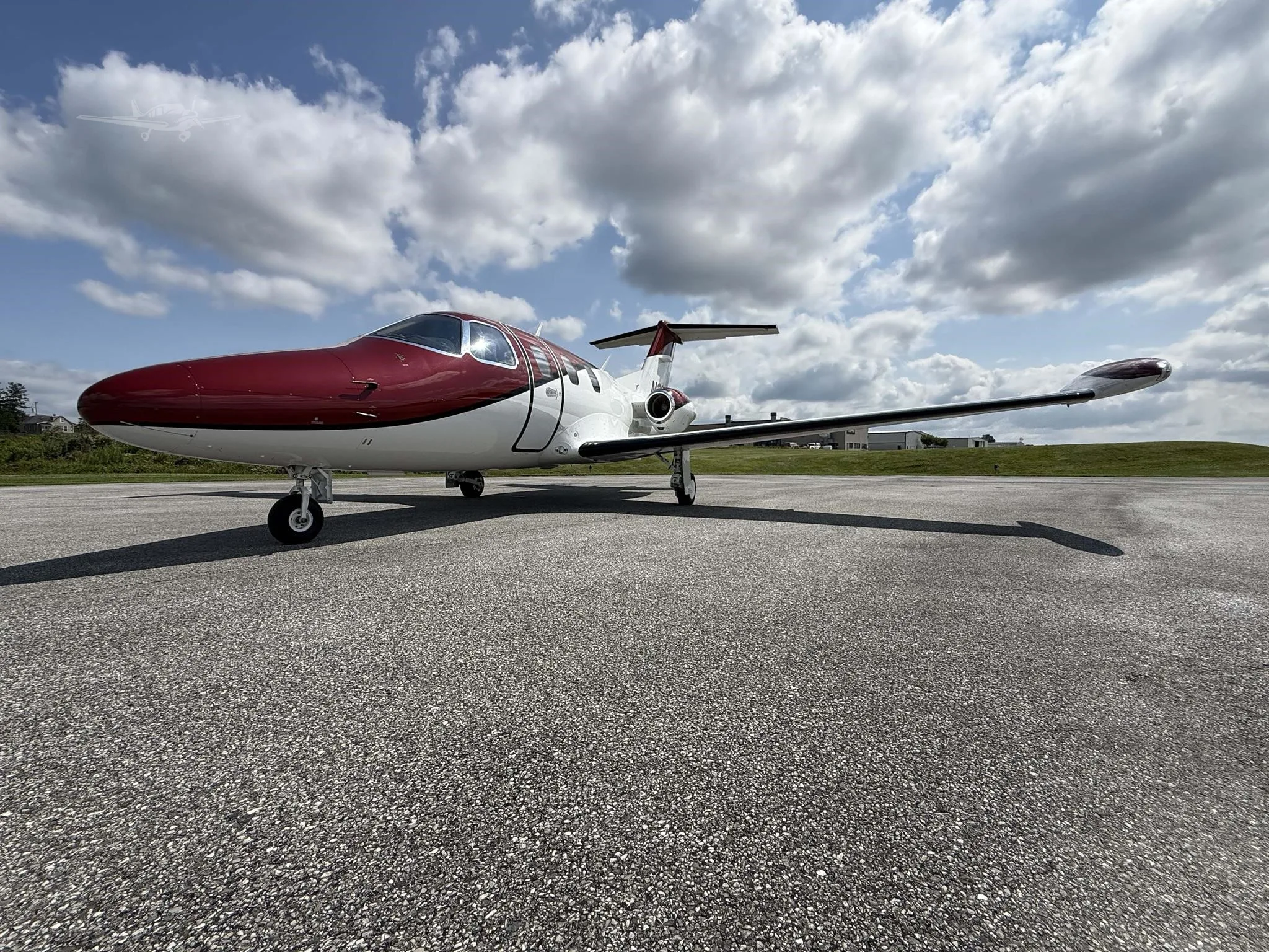 Exterior view of a 2008 ECLIPSE 500, N21YR.