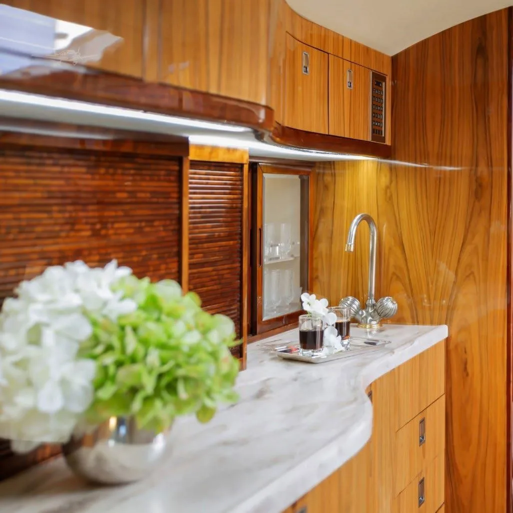Cabin interior of a 2000 BOMBARDIER CHALLENGER 604.