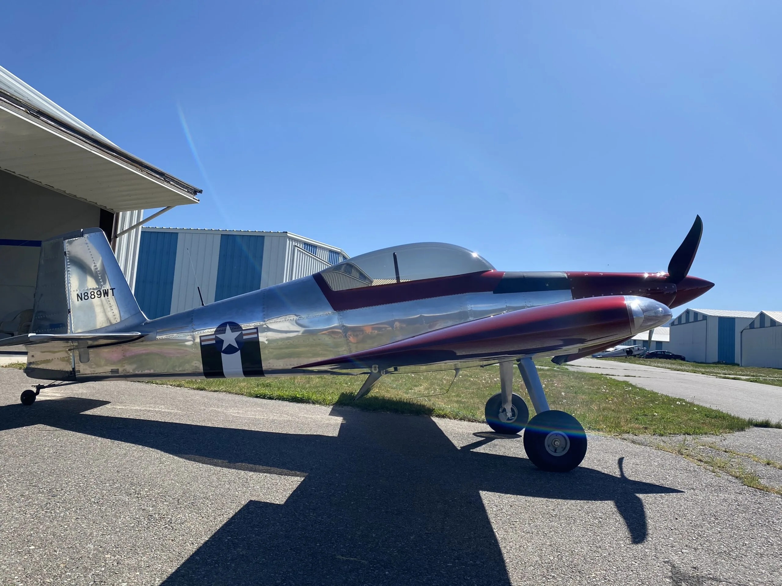 Exterior view of a 2018 Vans VANS RV8, N889WT.