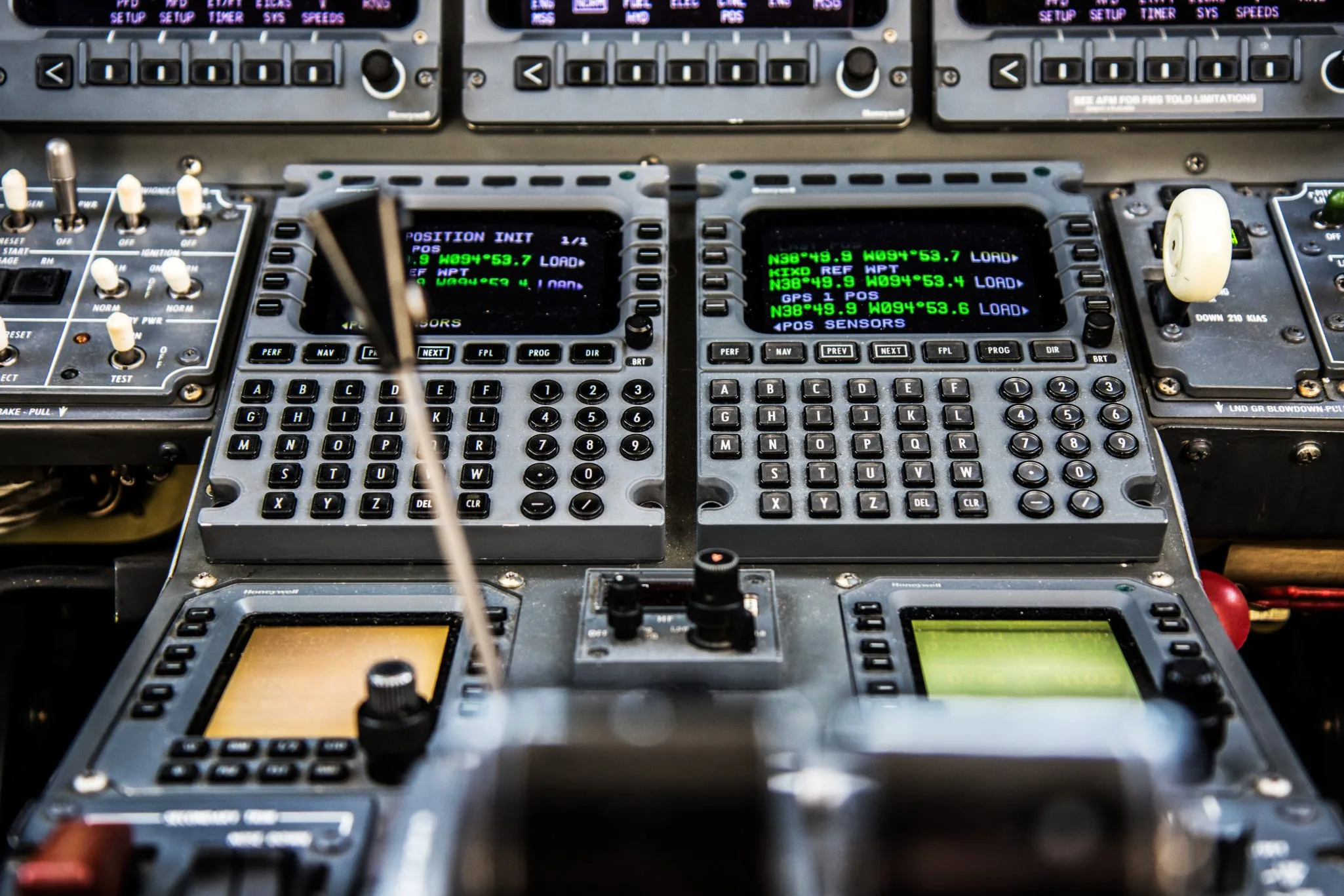 Cockpit and instrument panel of a 1999 Cessna Citation 750 X.