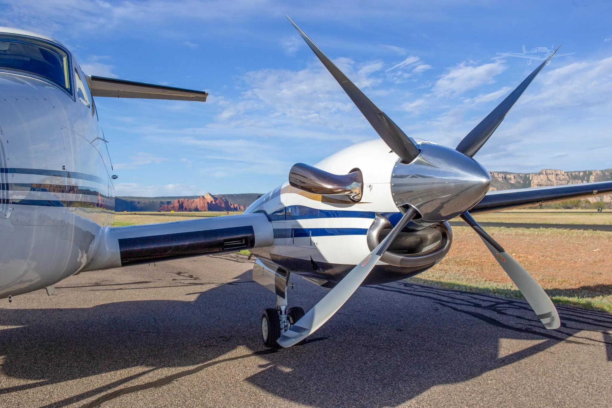 Exterior view of a 1991 BEECHCRAFT KING AIR B200, N277GL.