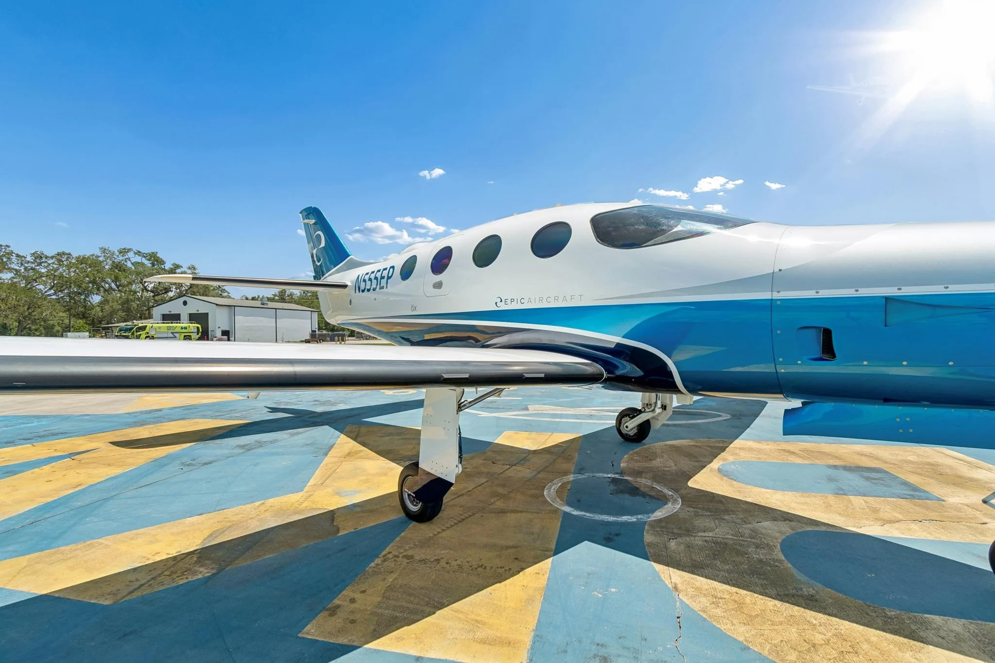 Exterior view of a 2025 EPIC E1000 GX, N555EP.