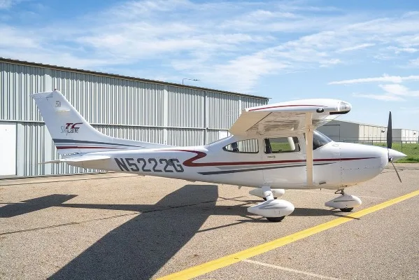 Exterior view of a 2002 Cessna 182T.