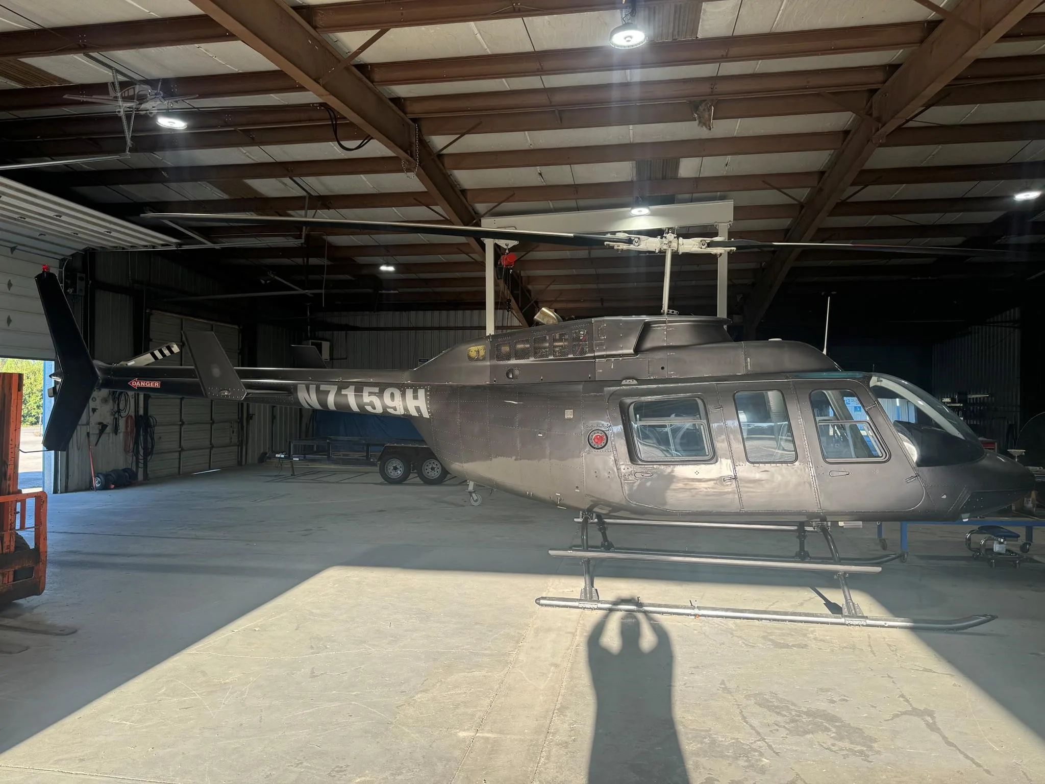 Exterior view of a 1990 BELL 206L-3, N7159H.