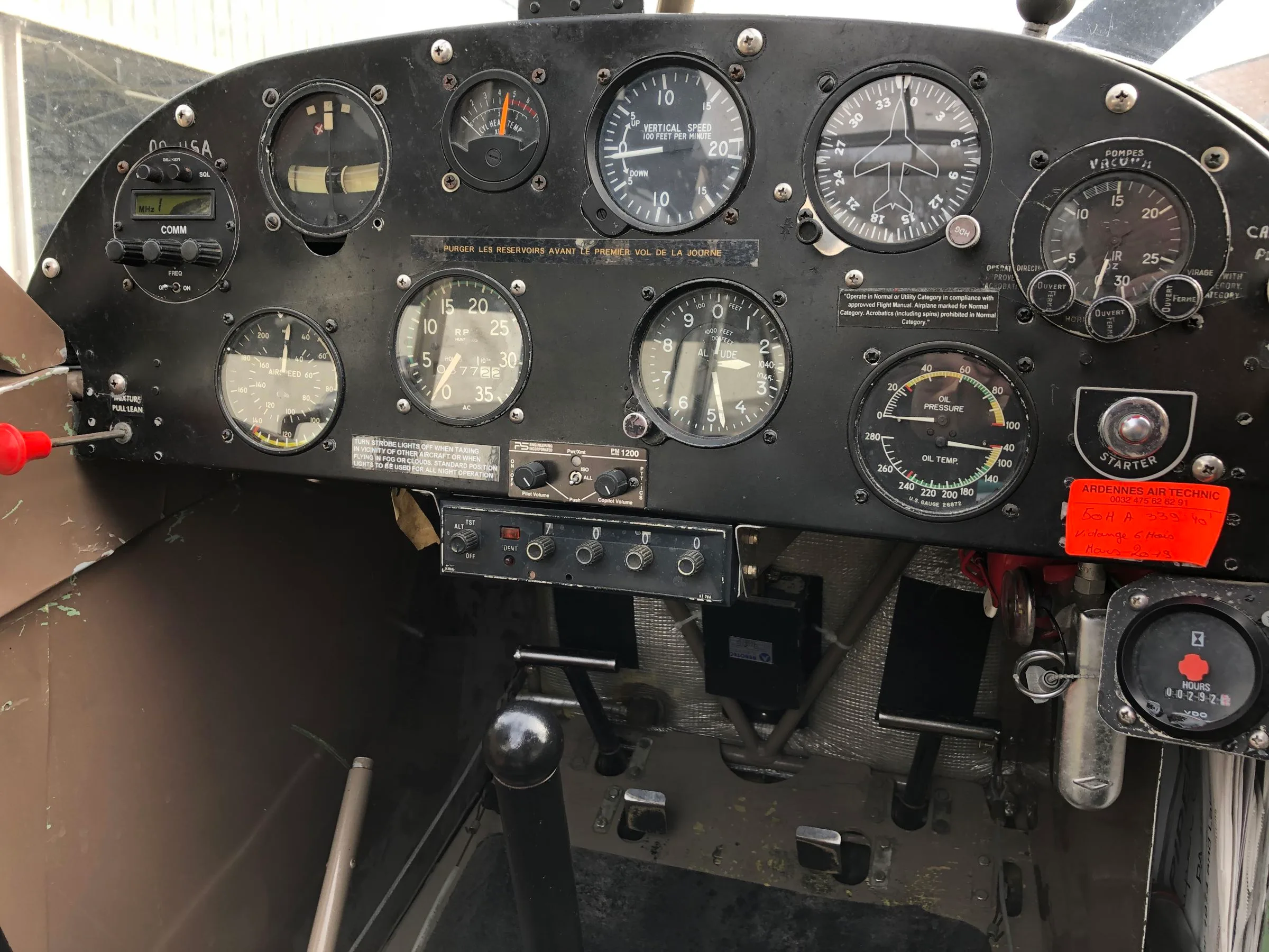 Cockpit and instrument panel of a 1954 Piper PA-18 Super Cub.