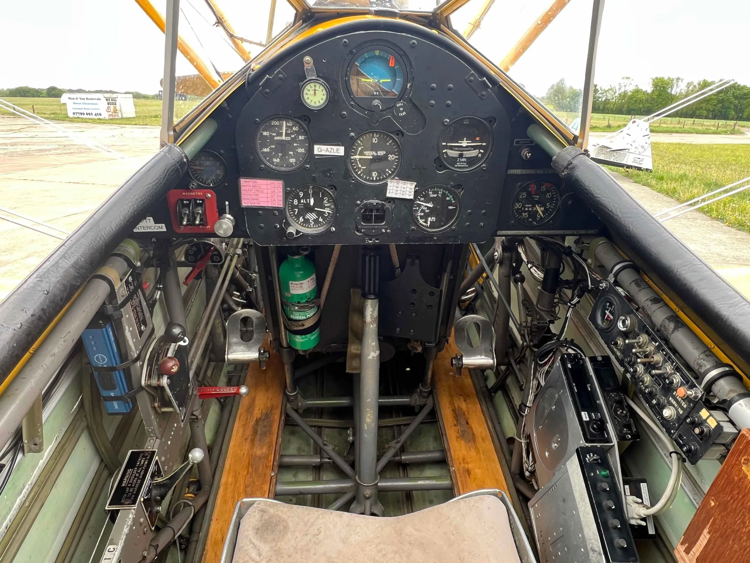 Cockpit and instrument panel of a 1940 Boeing Stearman A75-N1.