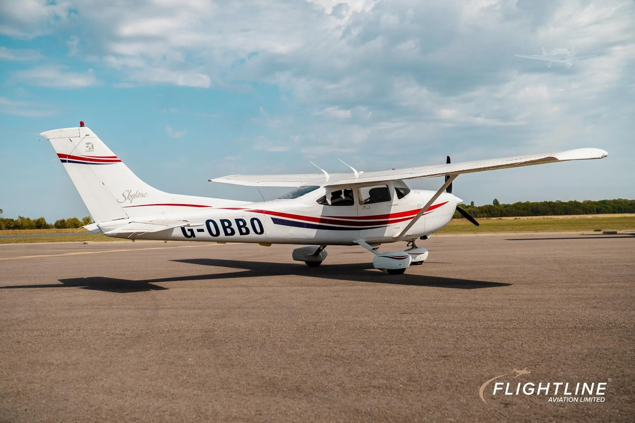 Exterior view of a 1999 CESSNA 182S SKYLANE, G-OBBO.