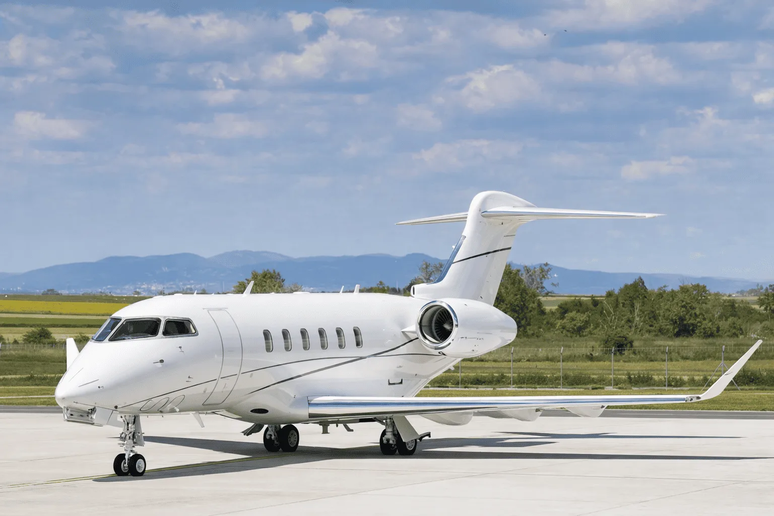 Exterior view of a Bombardier challenger-350-long-range-comfort.