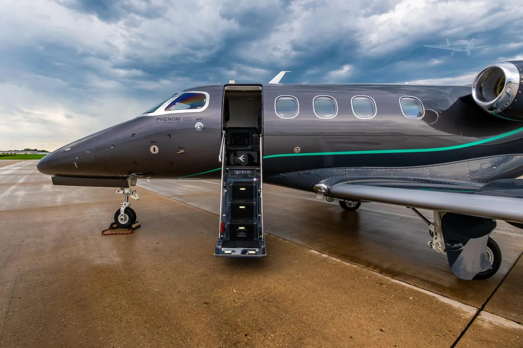Exterior view of a 2010 Embraer Phenom 100.