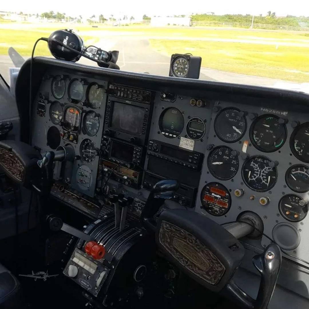 Cockpit and instrument panel of a 1975 CESSNA 310R.