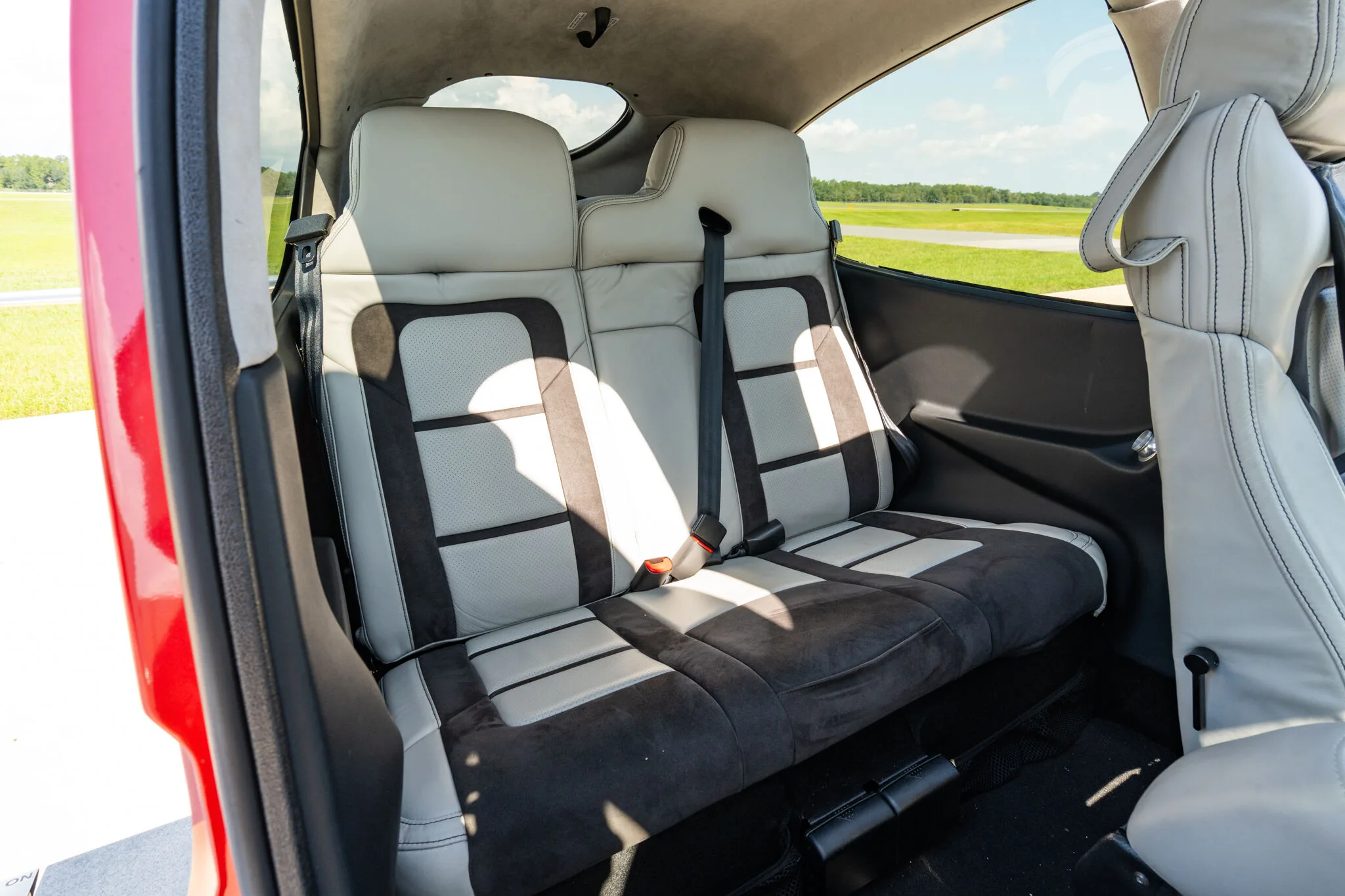 Cabin interior of a 2023 Cirrus SR22T-G6.