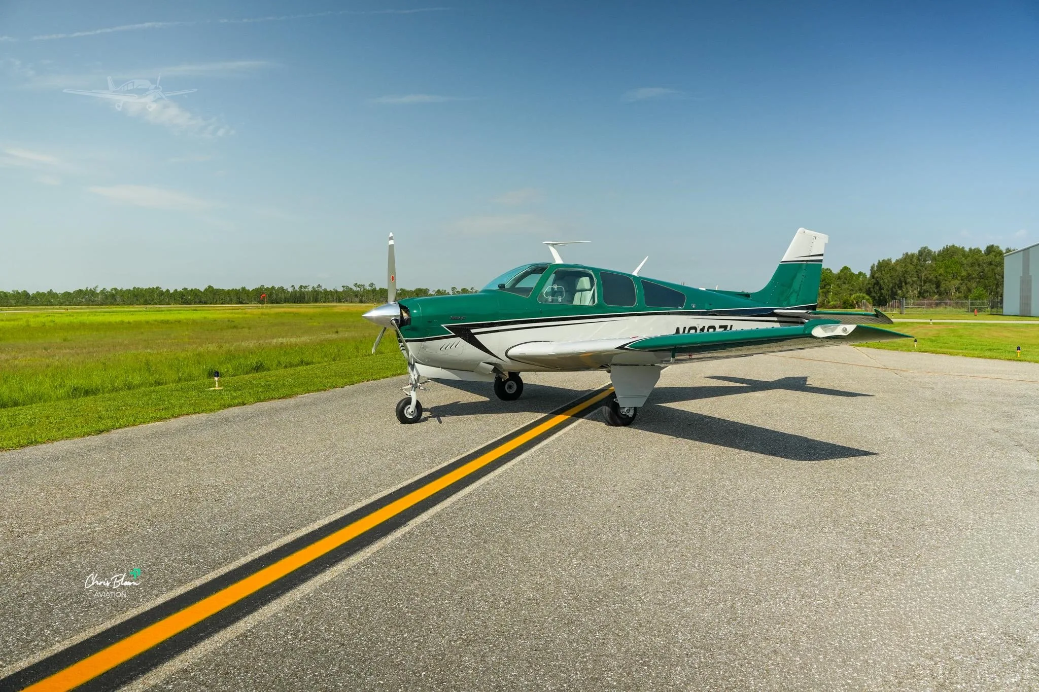 Exterior view of a 1976 BEECHCRAFT F33A BONANZA.