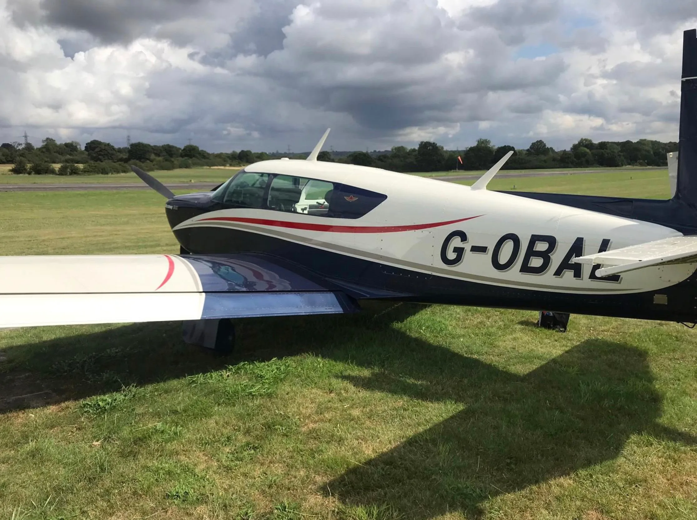 Exterior view of a 1986 Mooney M20J 201.