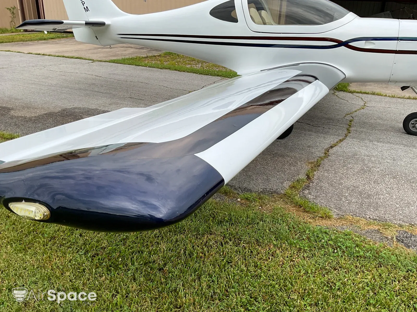 Exterior view of a 2018 ARION ACFT LIGHTNING, N142PM.