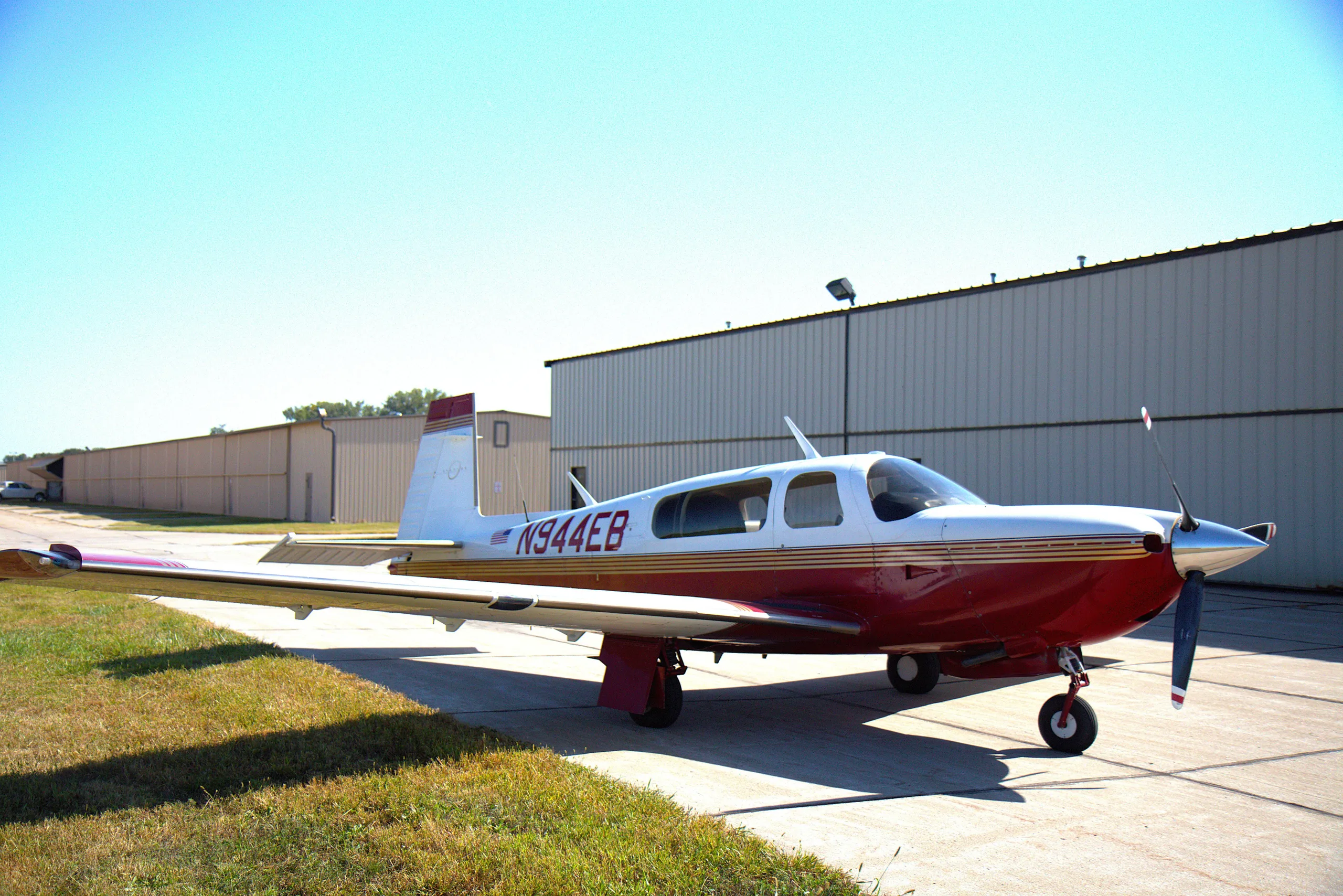 Exterior view of a 1997 Mooney M20R Ovation / Ovation 2.
