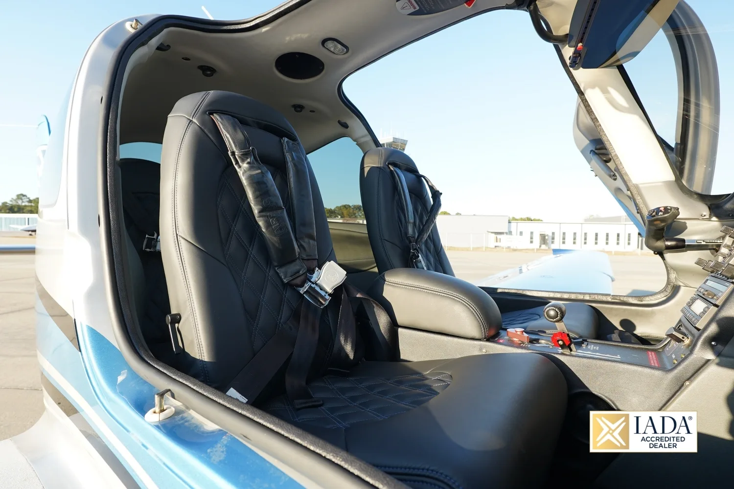 Cabin interior of a 2006 Cirrus SR22 G2 GTS.