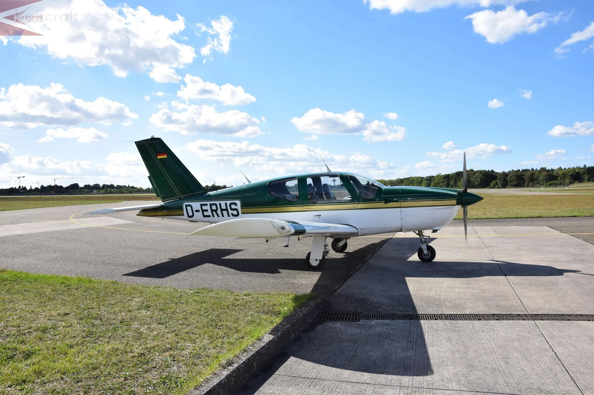 Exterior view of a 1986 SOCATA TB-20 TRINIDAD, D-ERHS.