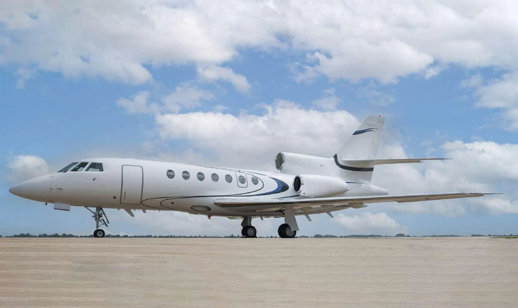 Exterior view of a 2001 Dassault Falcon 50EX.
