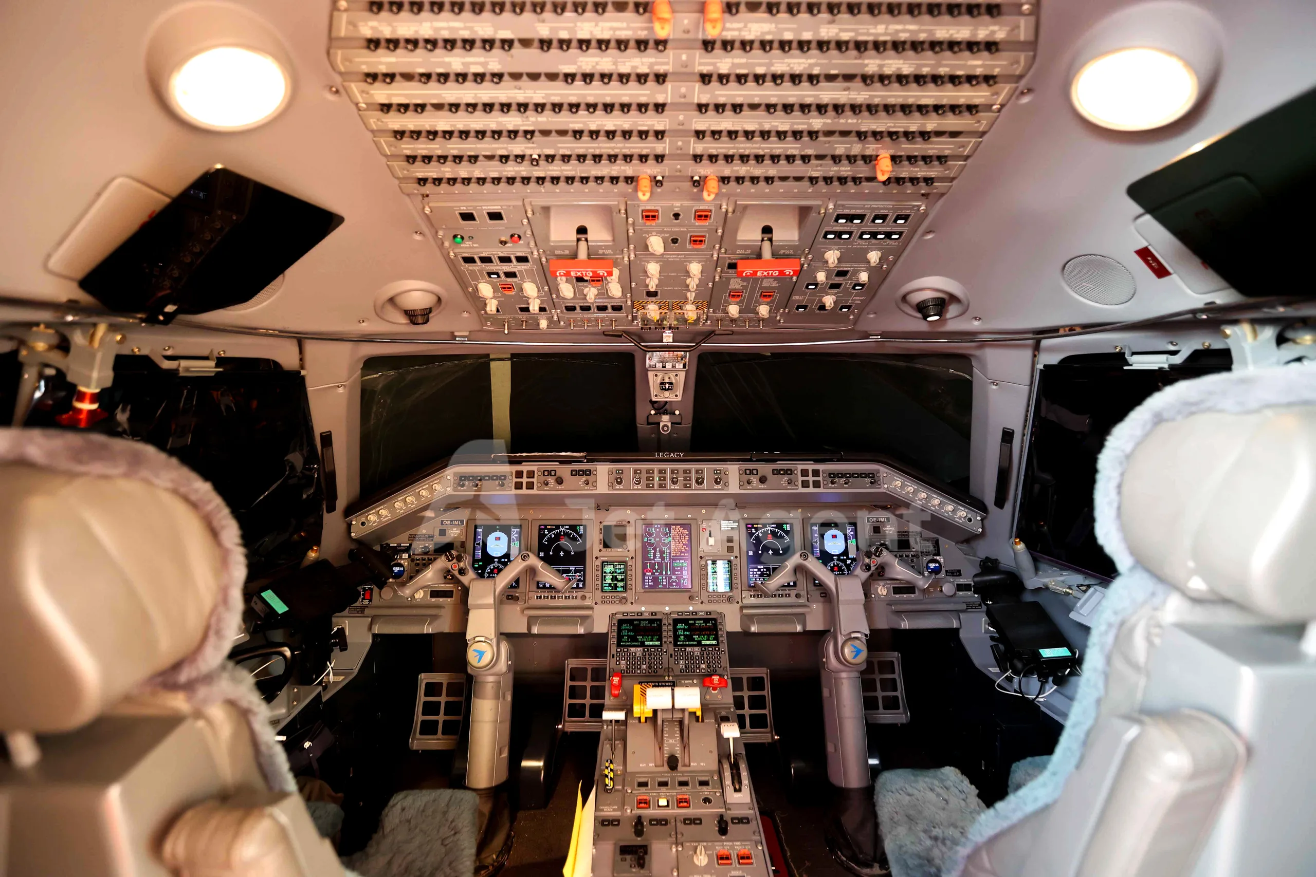 Cockpit and instrument panel of a 2011 Embraer legacy 650 2.