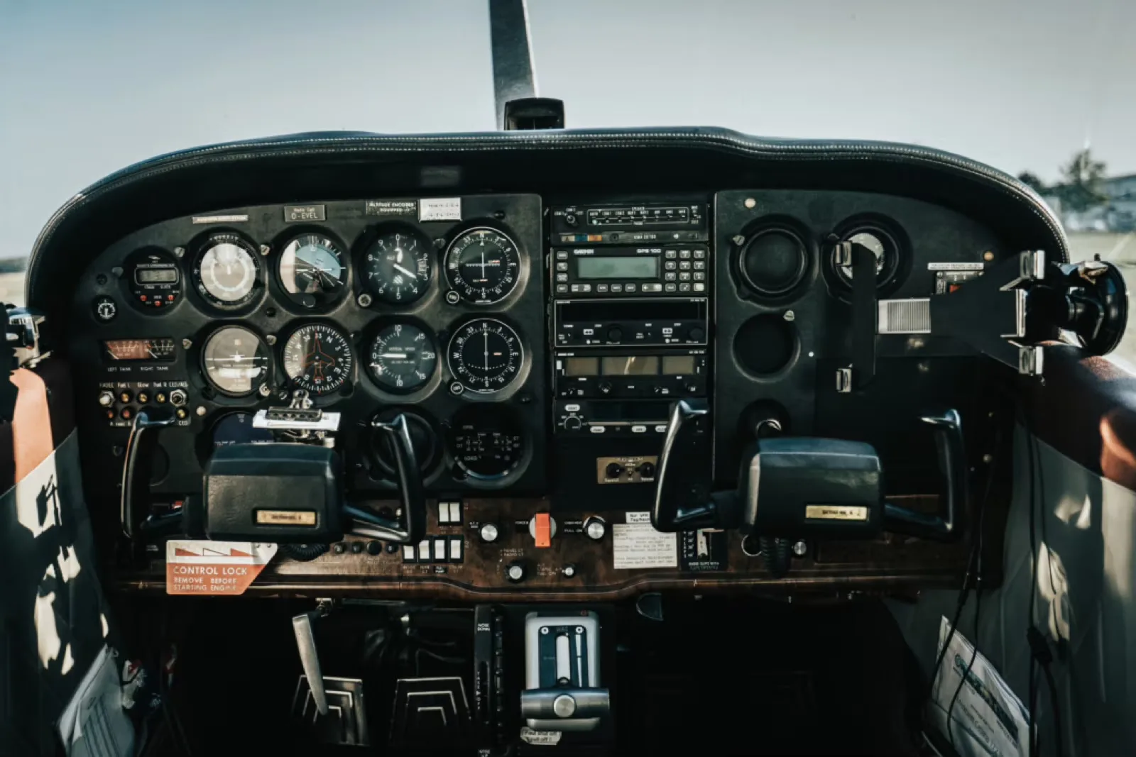 Cockpit and instrument panel of a 1979 Cessna 172N Skyhawk II.