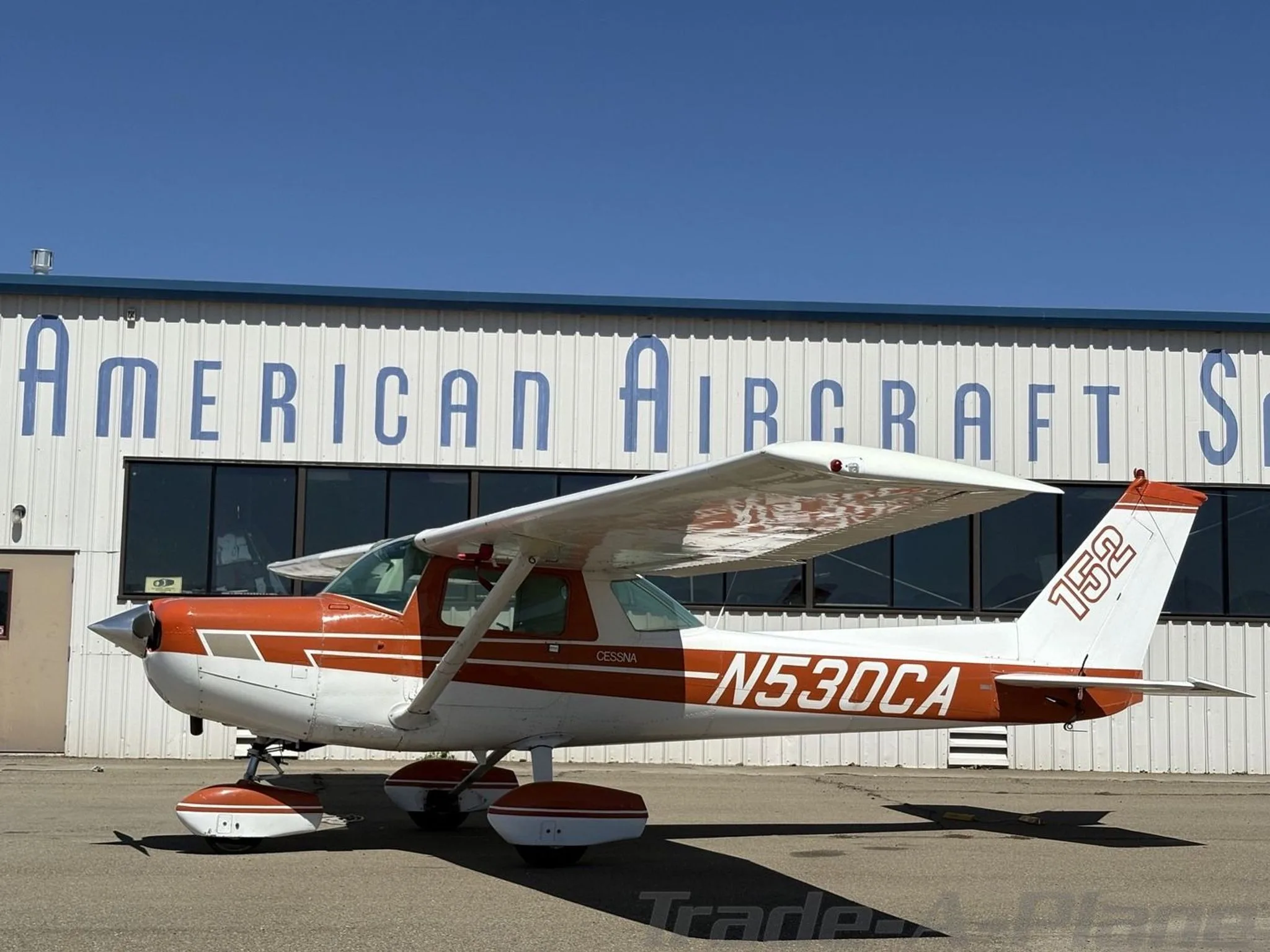 Exterior view of a 1978 CESSNA 152, N530CA.
