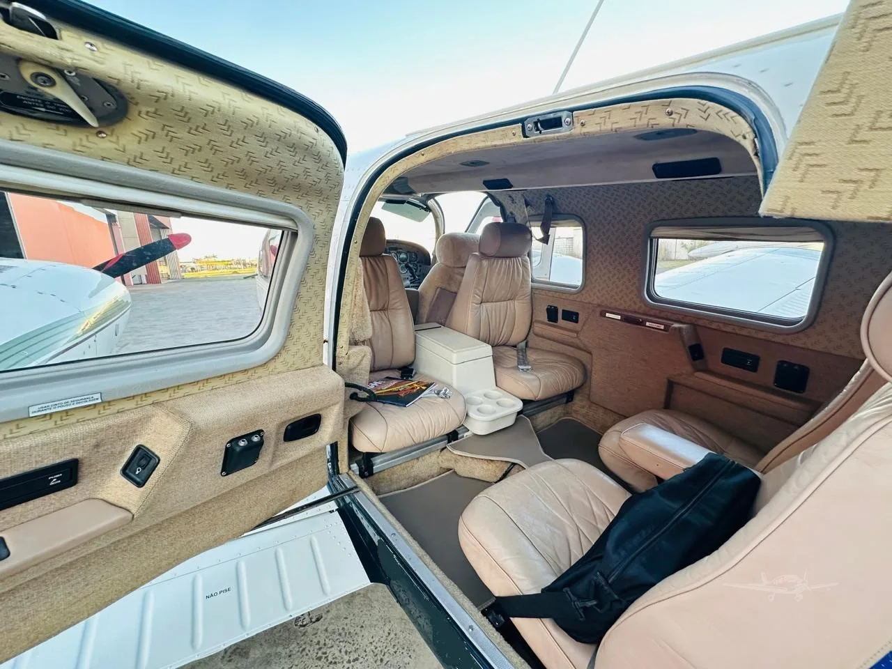 Cabin interior of a 1994 PIPER SENECA IV.