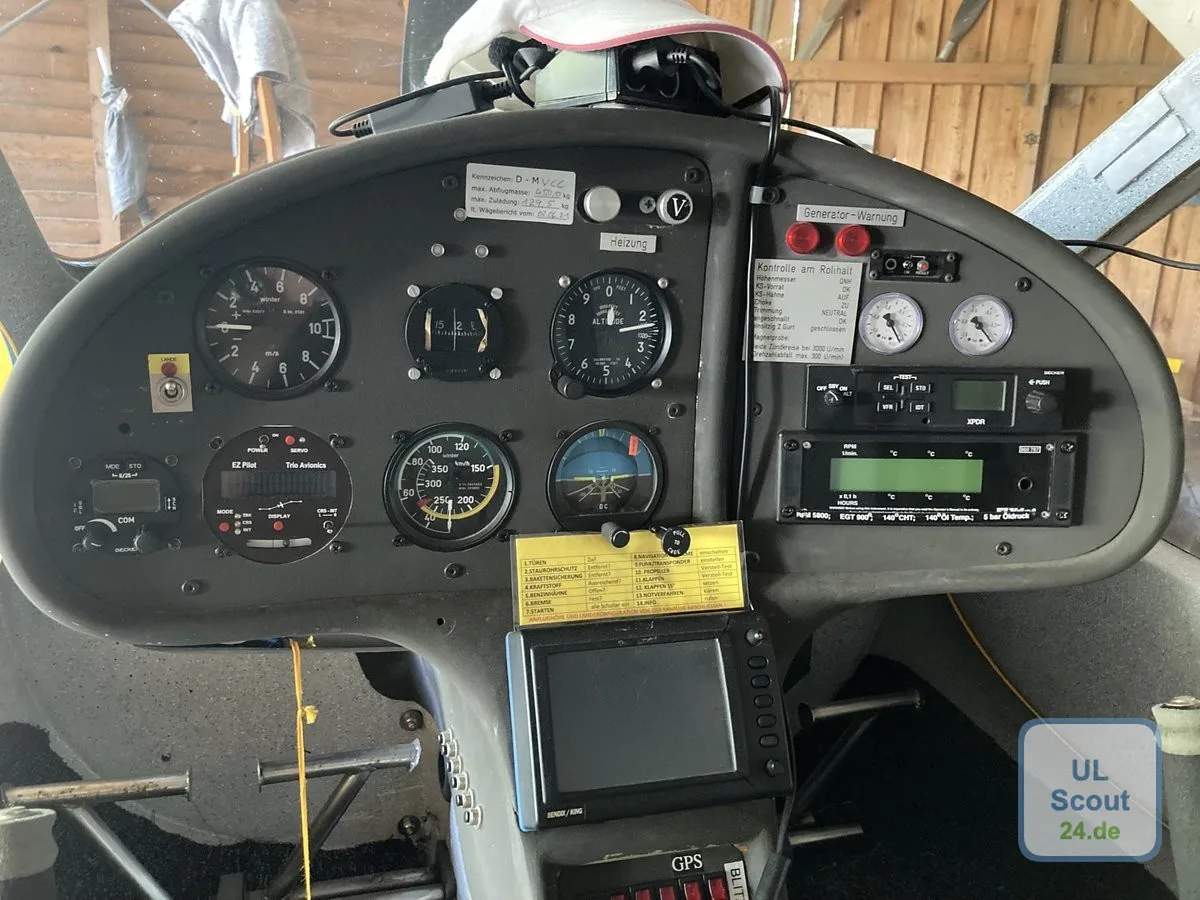 Cockpit and instrument panel of a 2001 Flight Design.