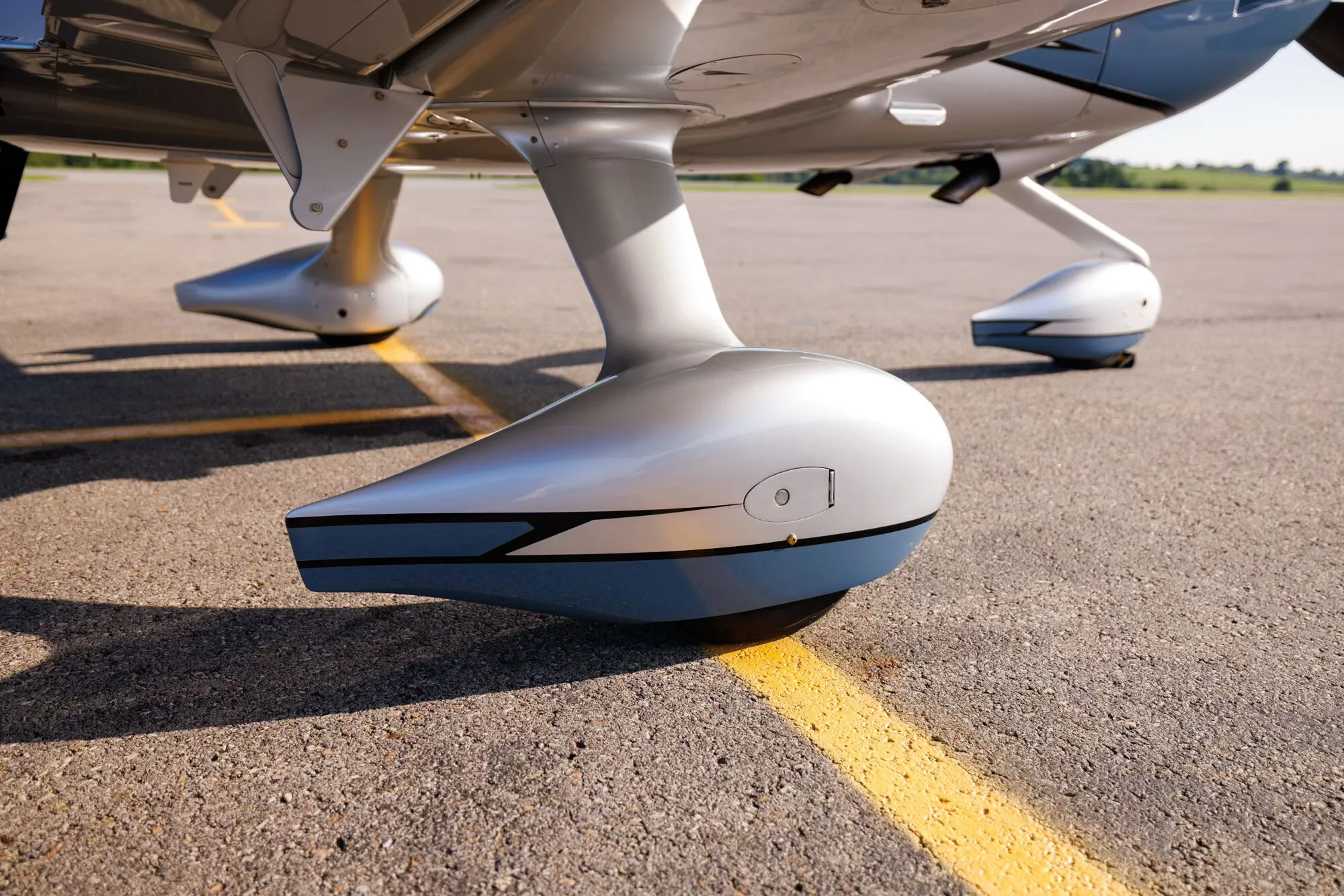 Exterior view of a 2020 Cirrus SR22T-G6, N809CR.