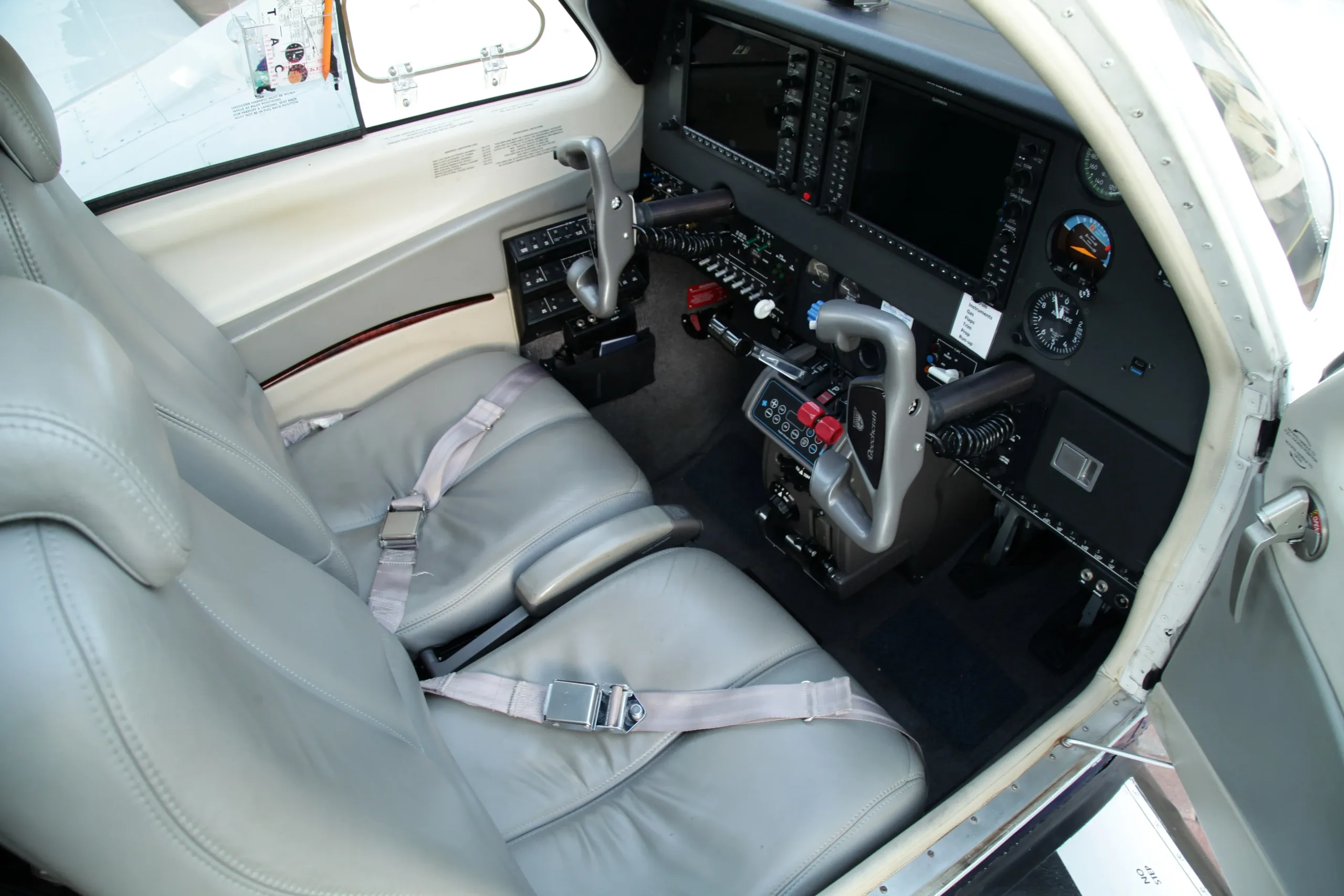 Cockpit and instrument panel of a 2016 Beechcraft Baron G58 SN.